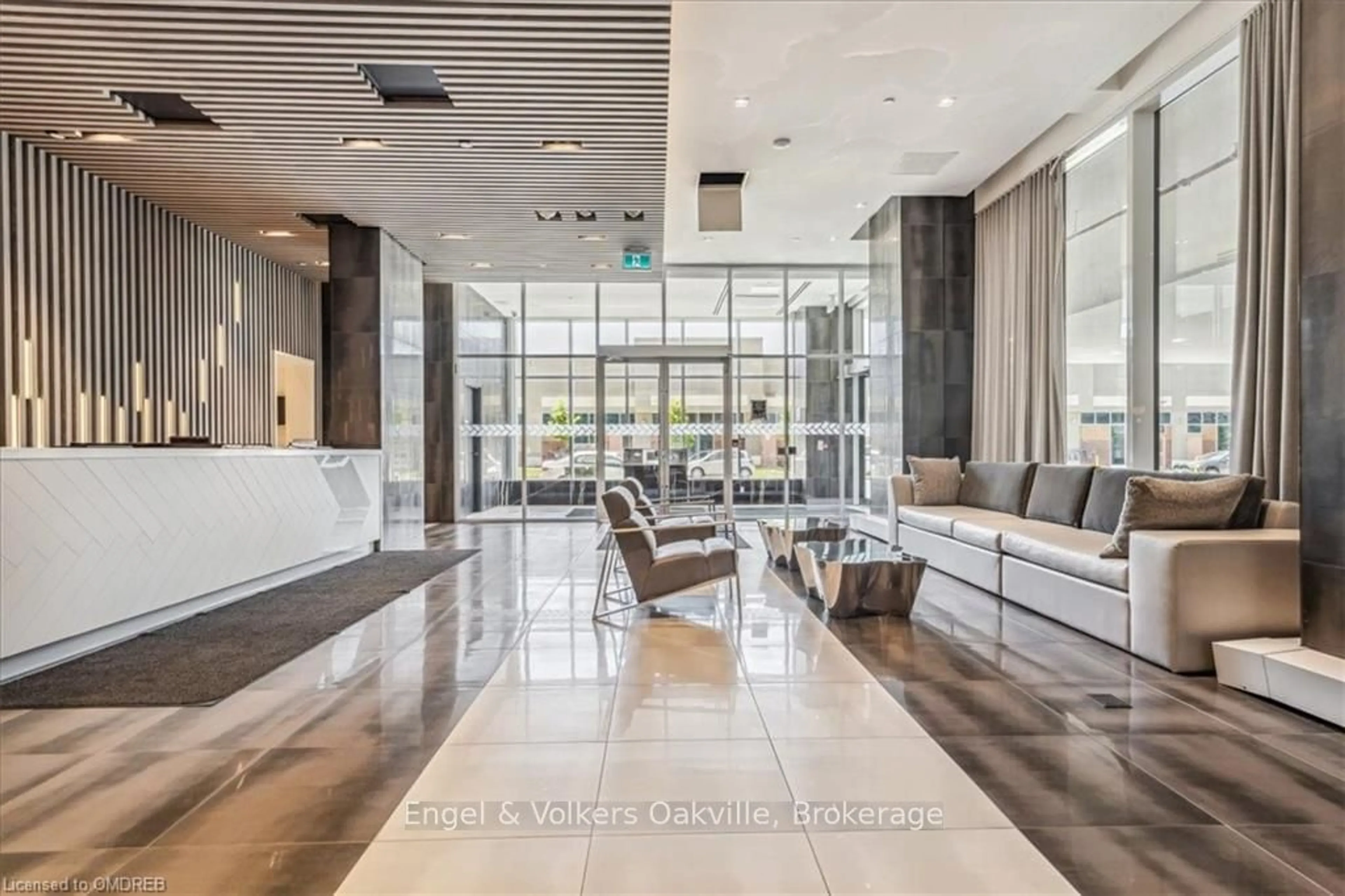 Indoor lobby, ceramic floors for 2481 TAUNTON ROAD Rd #248, Oakville Ontario L6H 3R7