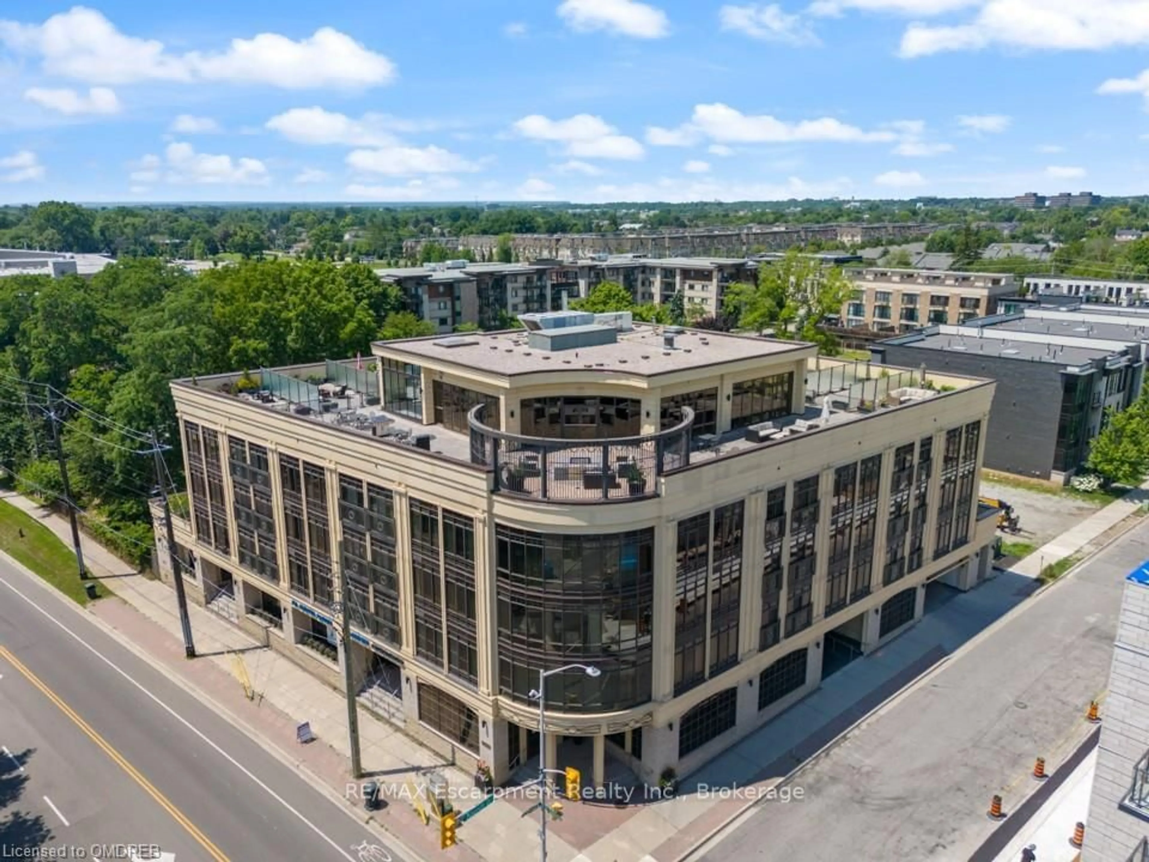 A pic from exterior of the house or condo, the front or back of building for 205 LAKESHORE RD Rd #206, Oakville Ontario L6K 0H8