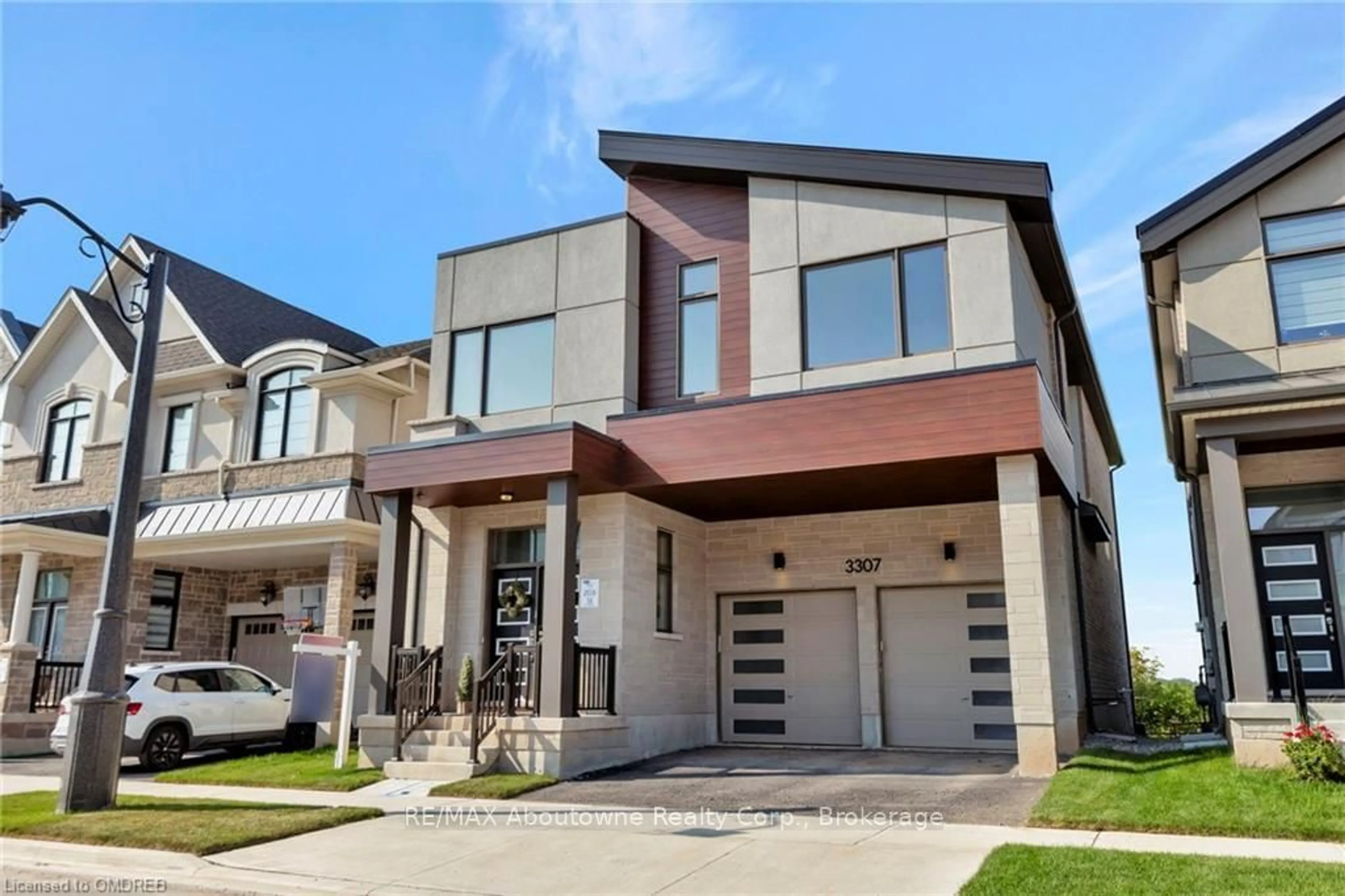 Home with brick exterior material for 3307 HARASYM Tr, Oakville Ontario L6M 5N6