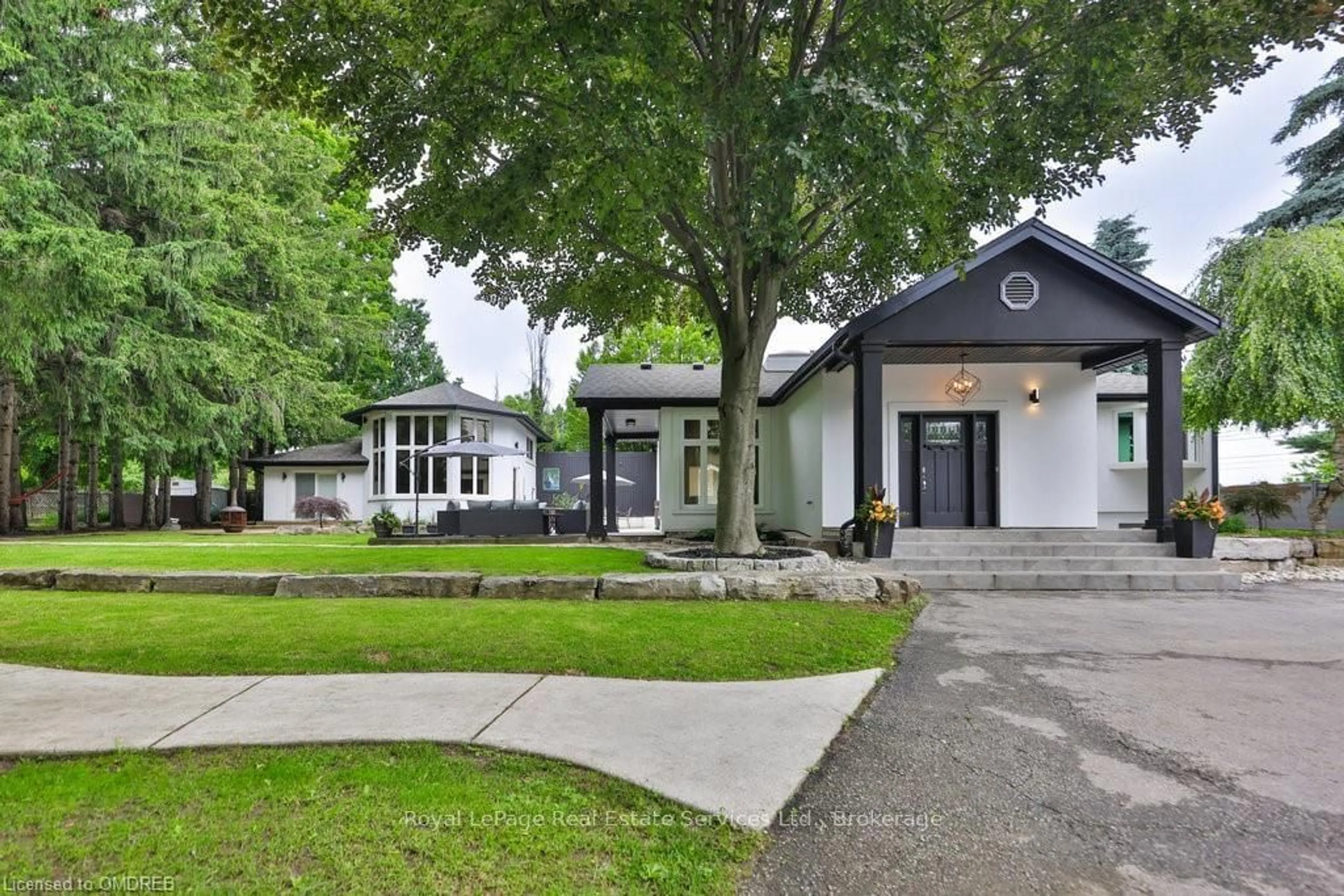 Frontside or backside of a home, cottage for 398 WINSTON CHURCHILL Blvd, Oakville Ontario L6J 7X2