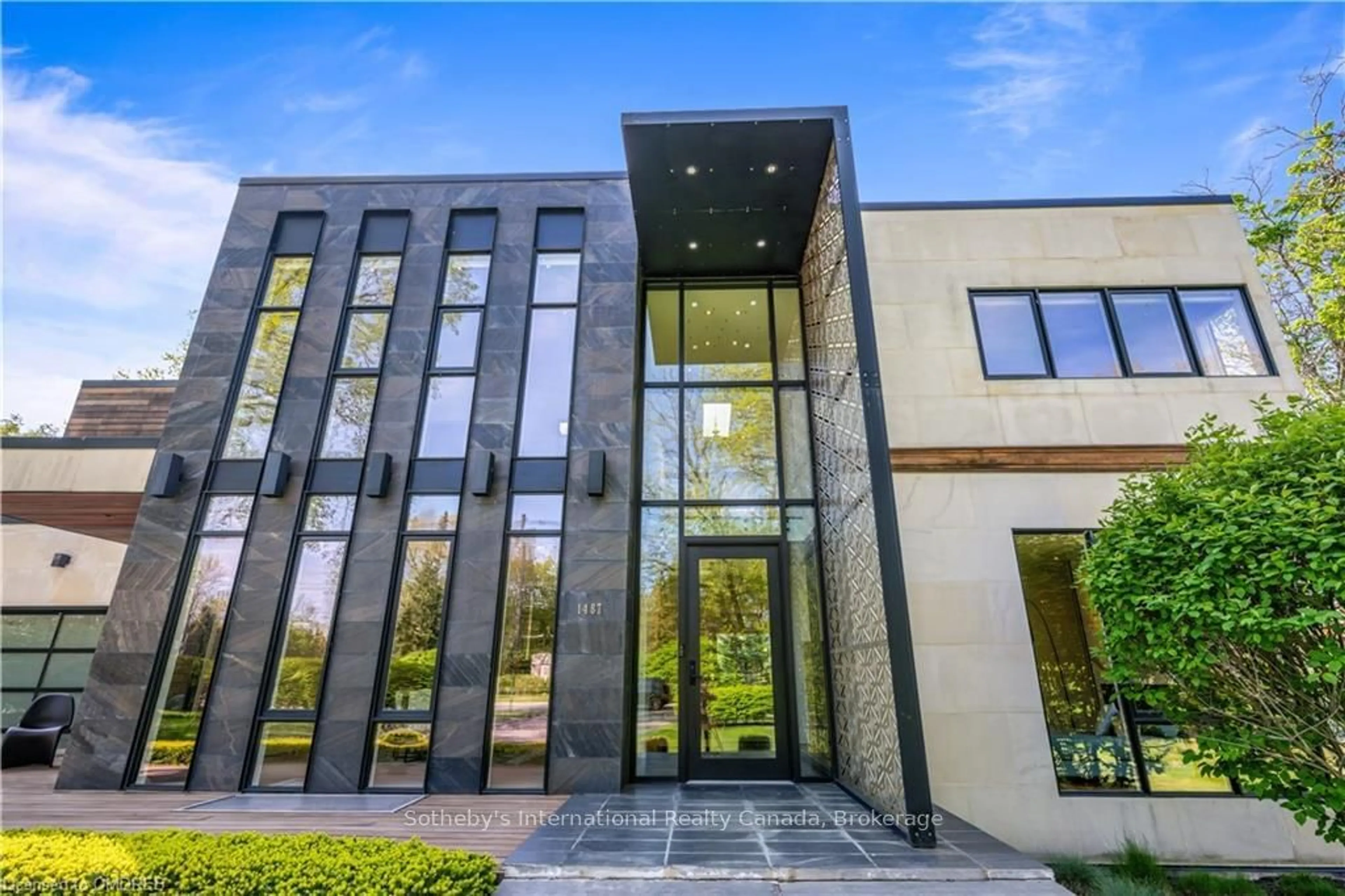 Indoor foyer, wood floors for 1487 LAKESHORE Rd, Oakville Ontario L6L 1G5