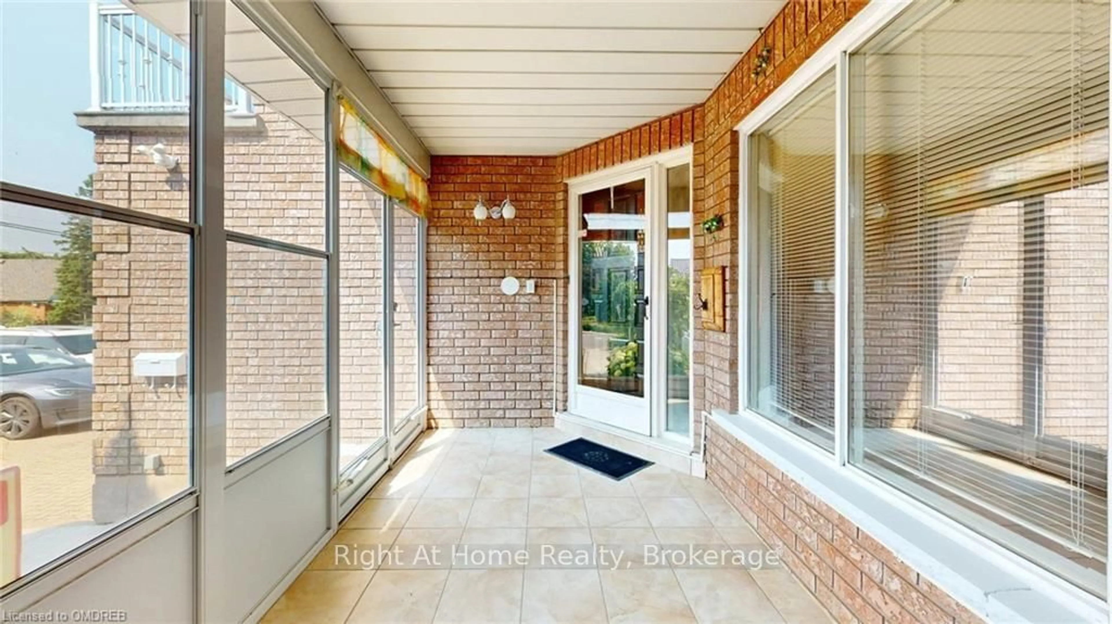 Indoor entryway, ceramic floors for 174 STRATHNAIRN Ave, Toronto Ontario M6M 2G1