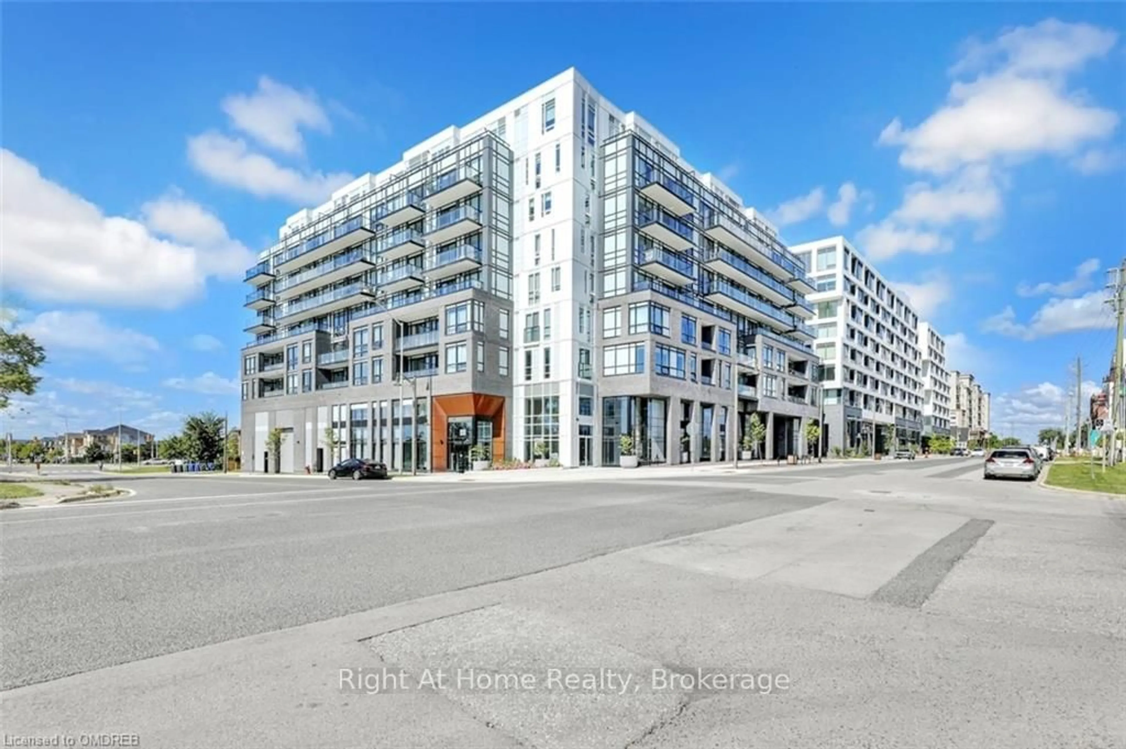 A pic from exterior of the house or condo, the street view for 3005 PINE GLEN ROAD #402, Oakville Ontario L6M 5P5