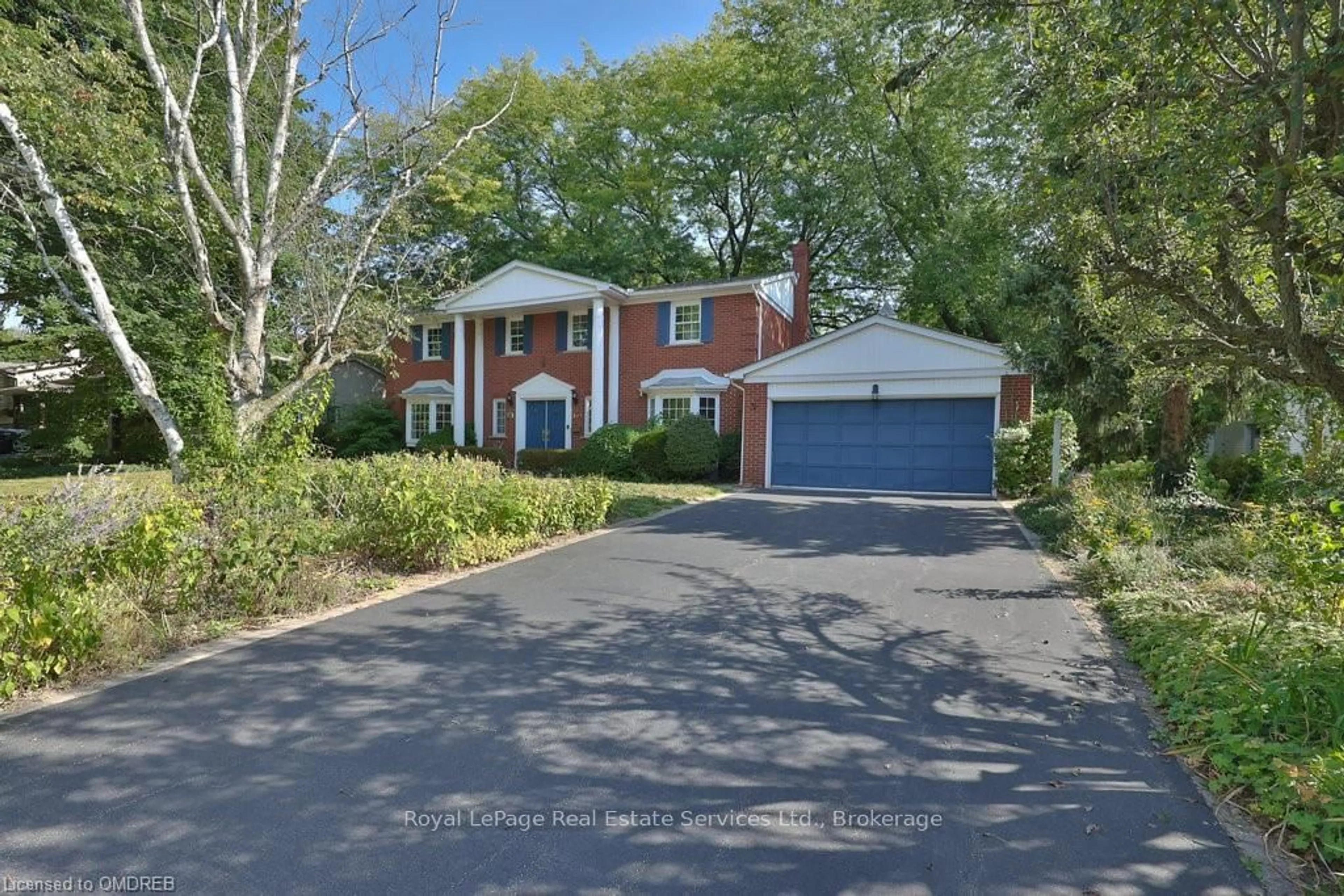 A pic from exterior of the house or condo, the street view for 273 CAIRNCROFT Rd, Oakville Ontario L6J 4M5