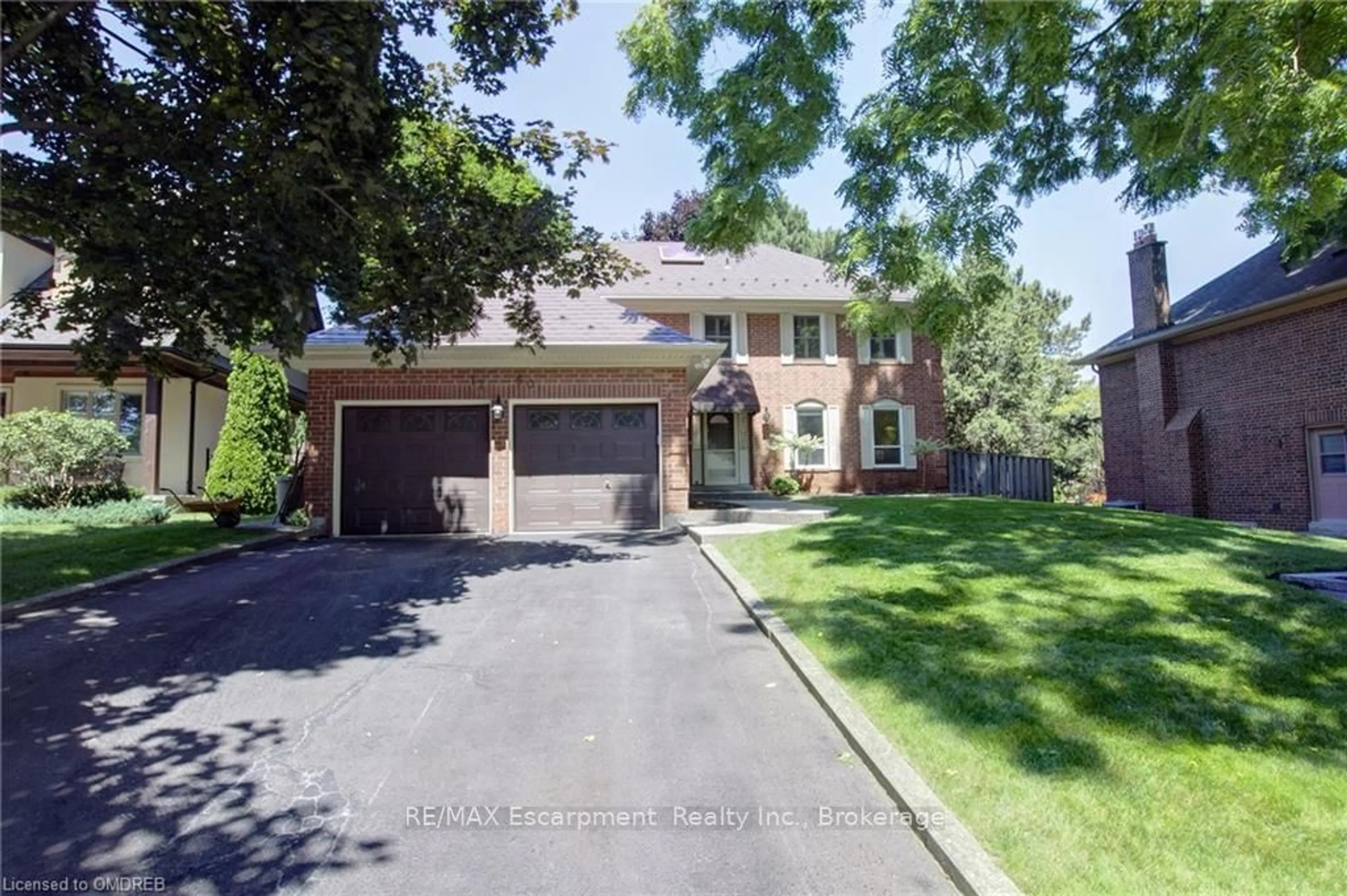 Frontside or backside of a home, the street view for 1760 SOLITAIRE Crt, Mississauga Ontario L5L 2P3