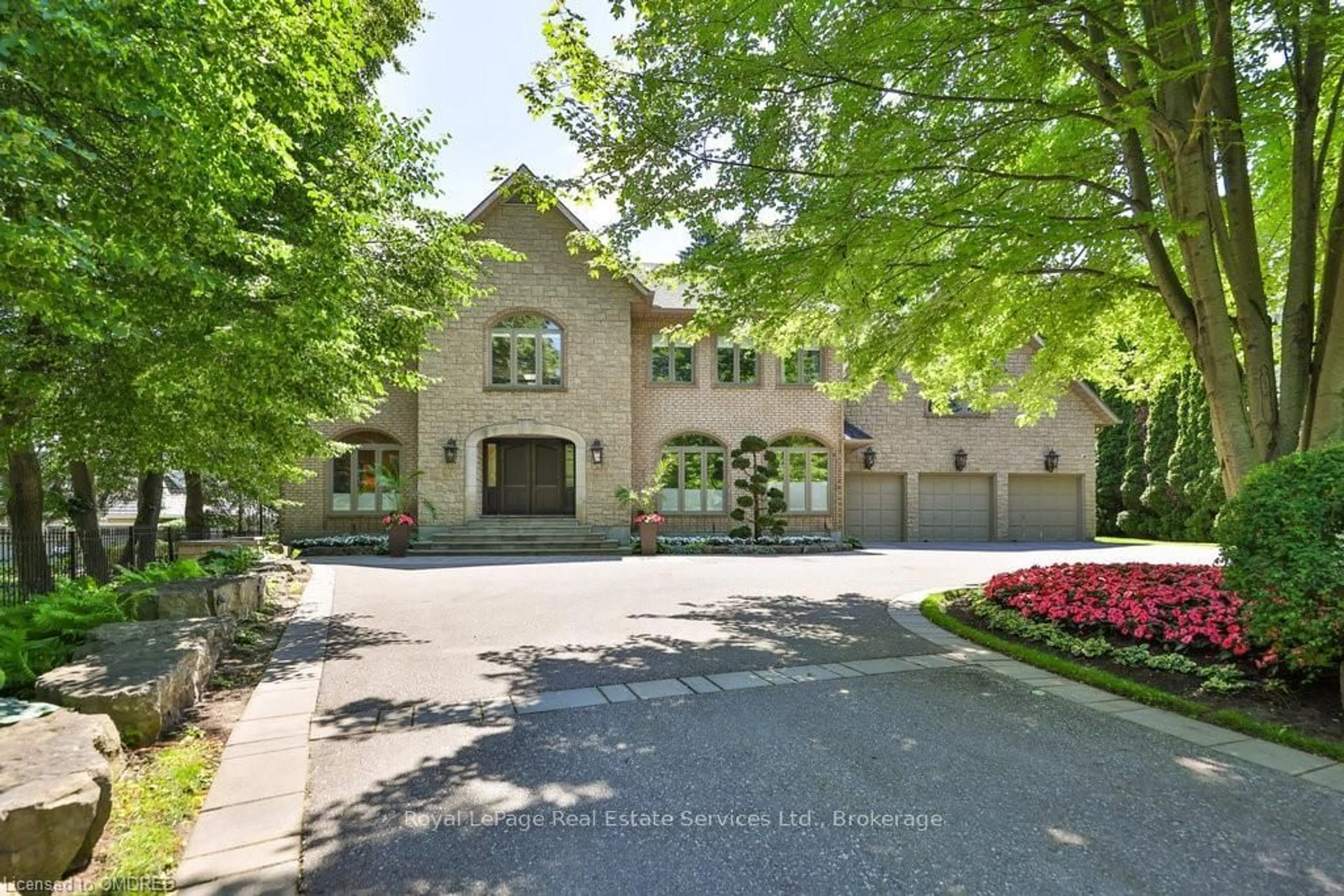 A pic from exterior of the house or condo, the street view for 24 RAYMAR Pl, Oakville Ontario L6J 6M1