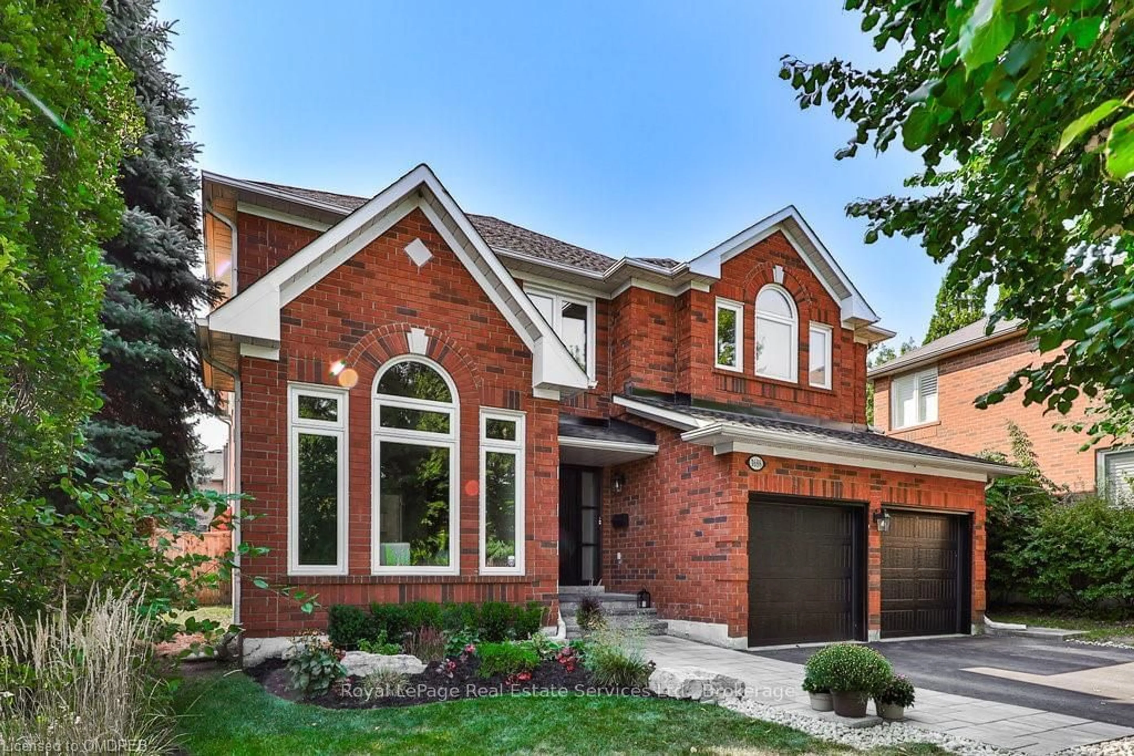 Home with brick exterior material for 1688 GLENVISTA Dr, Oakville Ontario L6H 6K6