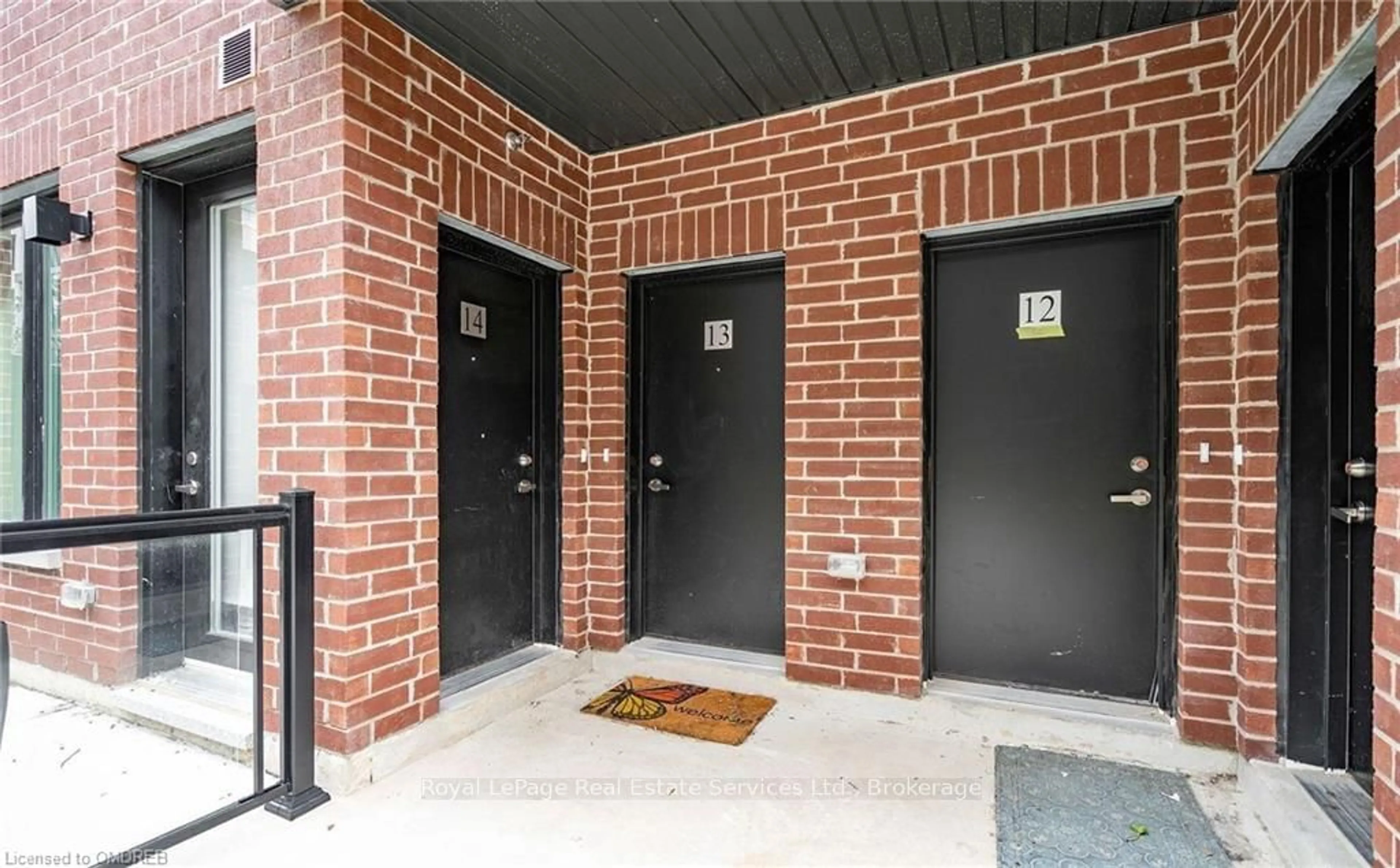 Indoor entryway, cement floor for 3415 RIDGEWAY Dr #13, Mississauga Ontario L5L 0B4