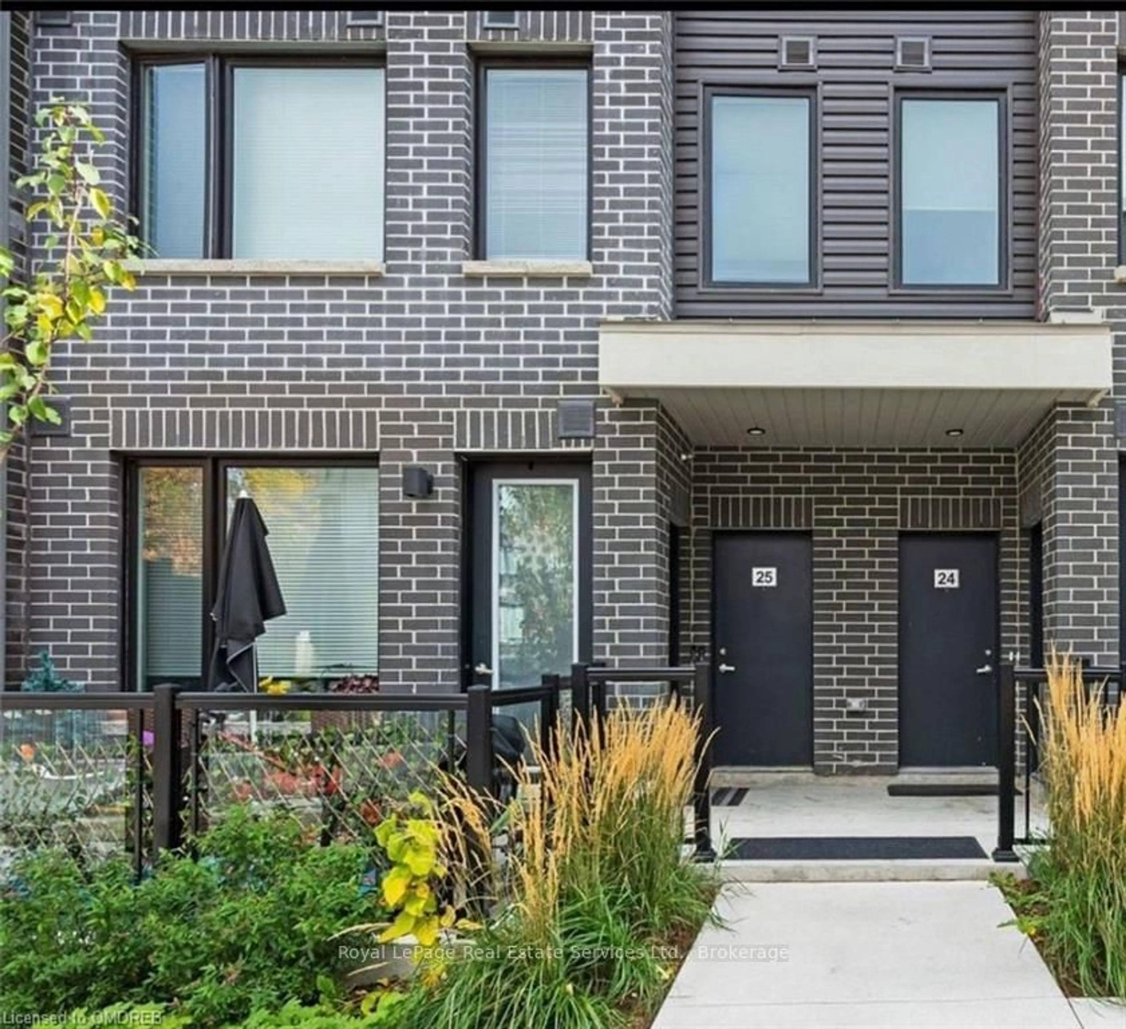 Home with brick exterior material for 3425 RIDGEWAY Dr #21, Mississauga Ontario L5L 0B4