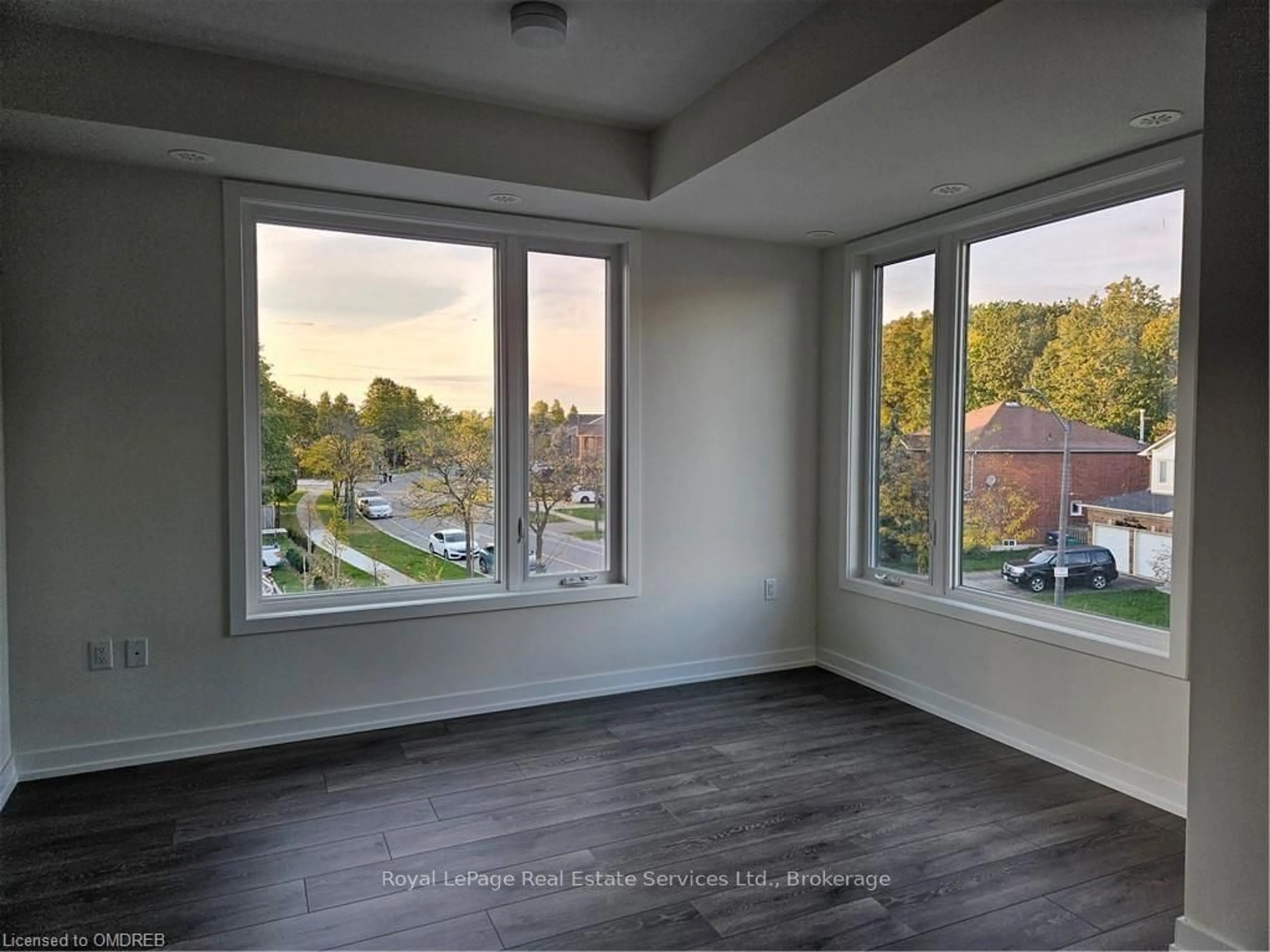 A pic of a room, wood floors for 3540 COLONIAL Dr #12, Mississauga Ontario L5L 0C1