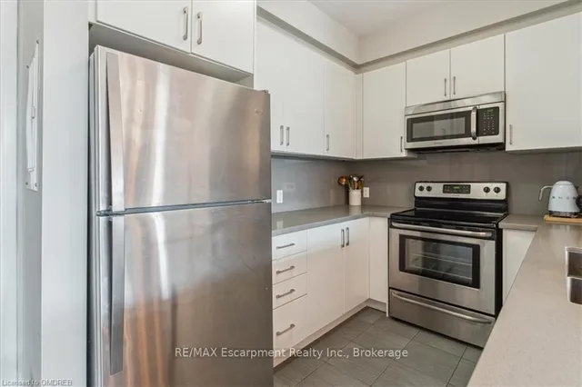 Additional property image - 216 OAK PARK BLVD Blvd Unit 302