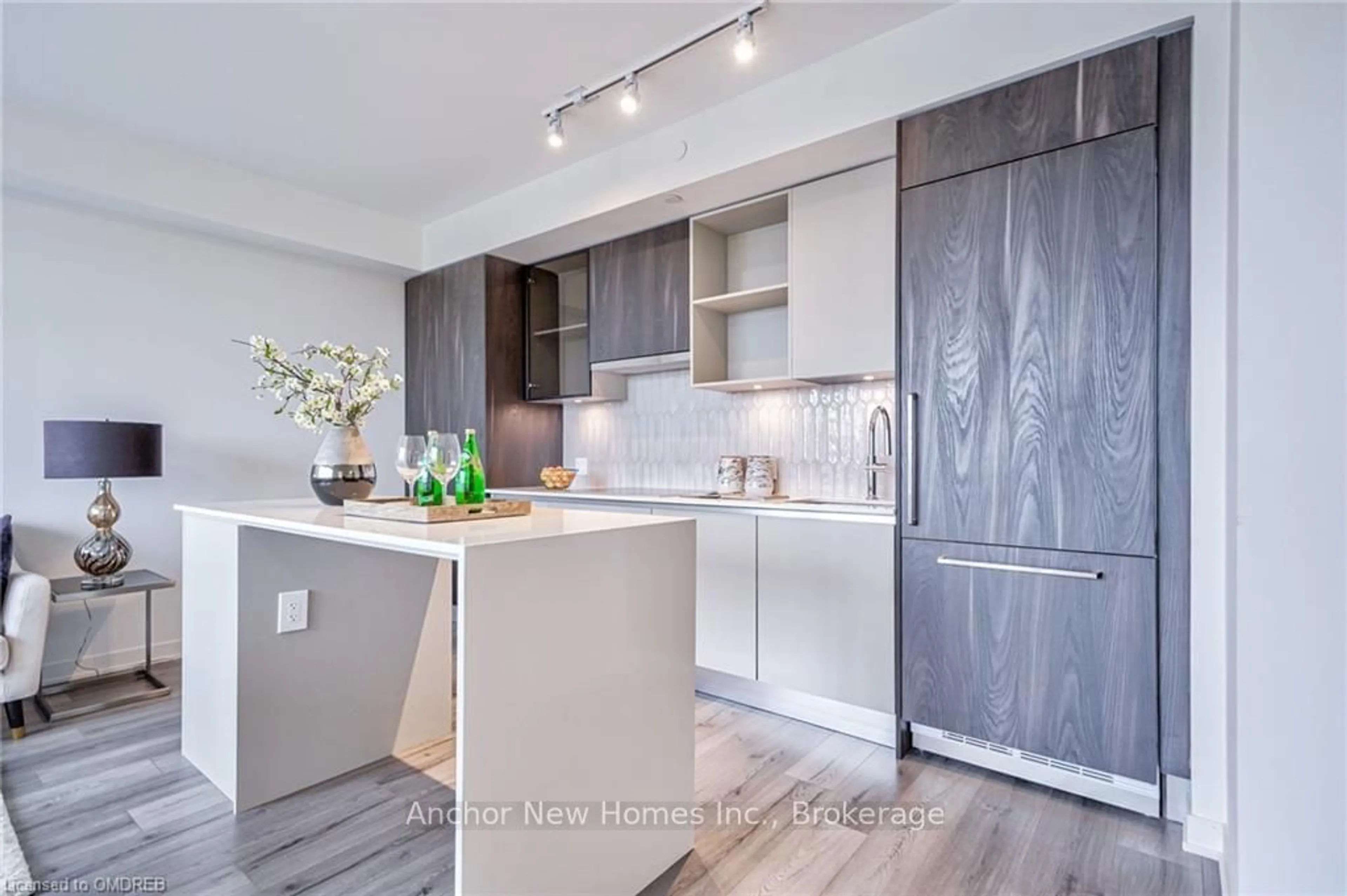 Open concept kitchen for 405 DUNDAS St #435, Oakville Ontario L6M 5P9