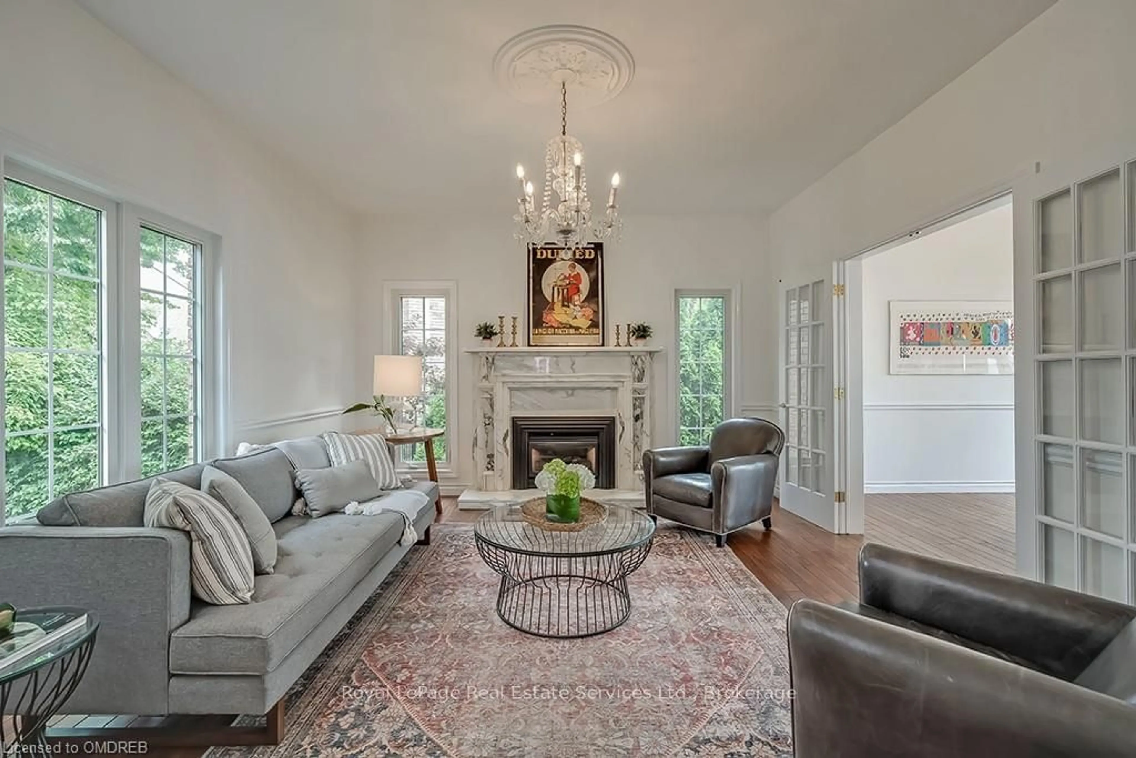 Living room, wood floors for 3286 SHELBURNE Pl, Oakville Ontario L6L 5V9