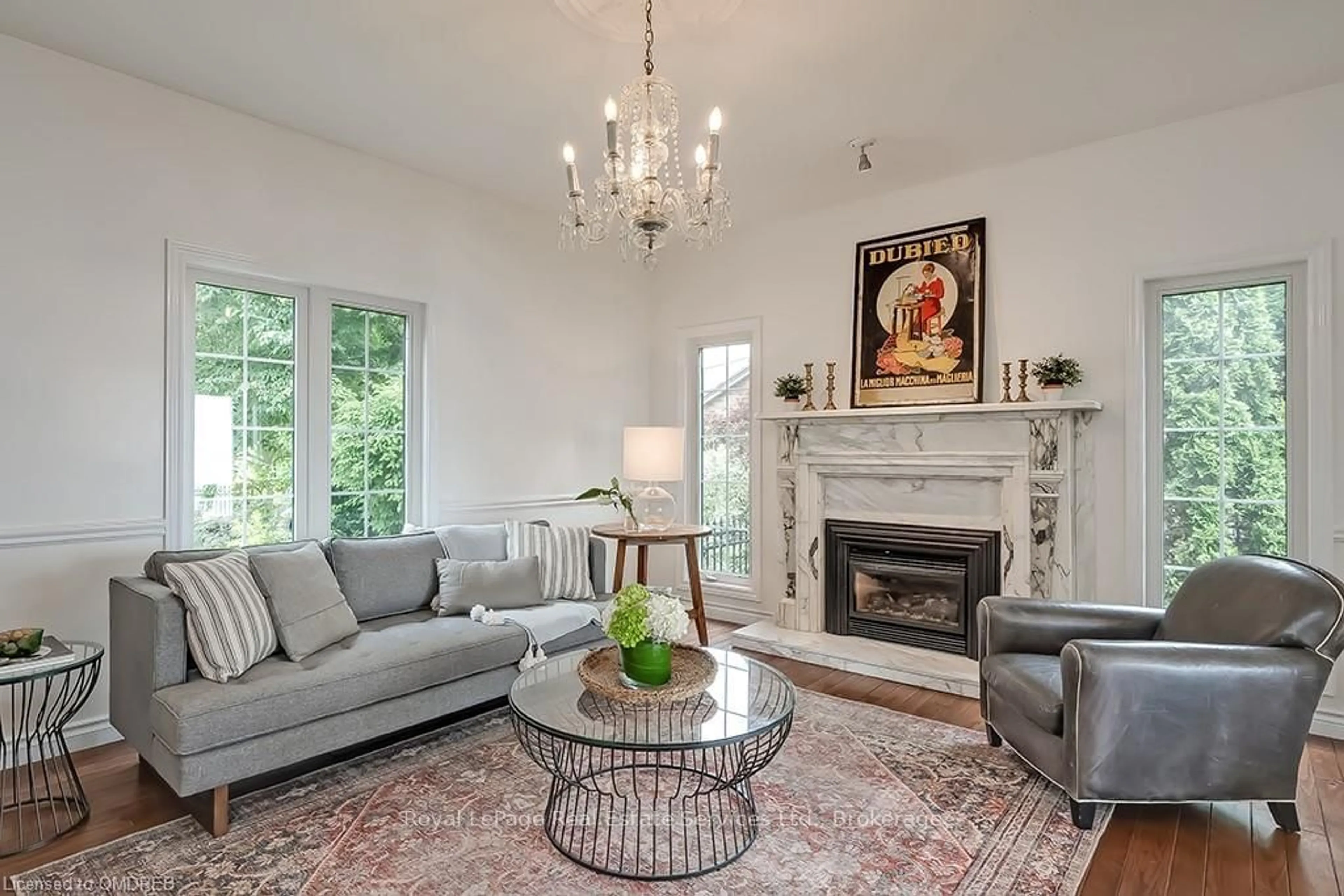 Living room, wood floors for 3286 SHELBURNE Pl, Oakville Ontario L6L 5V9