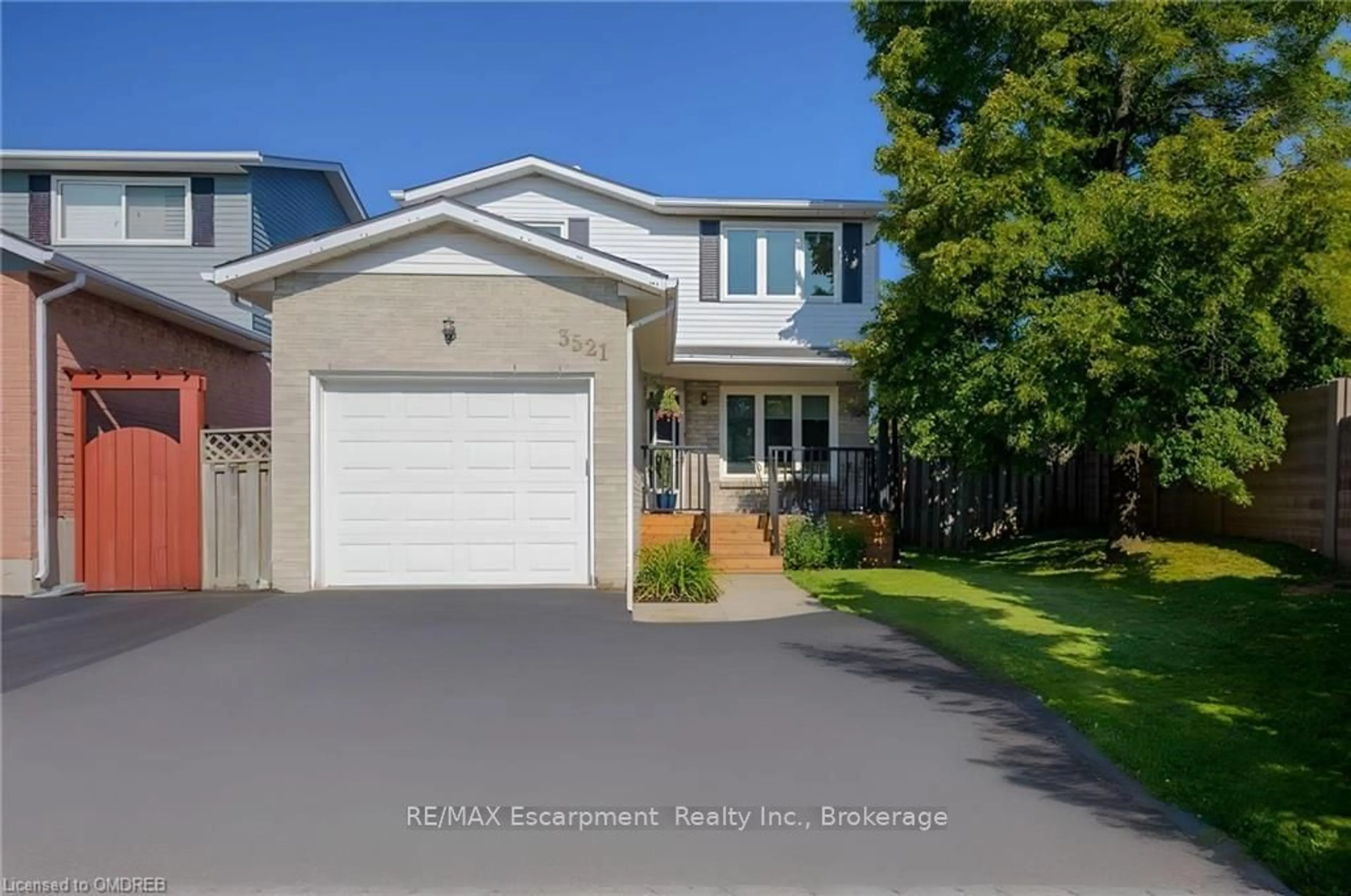 Frontside or backside of a home, the street view for 3521 TOFFEE St, Burlington Ontario L7M 3T6