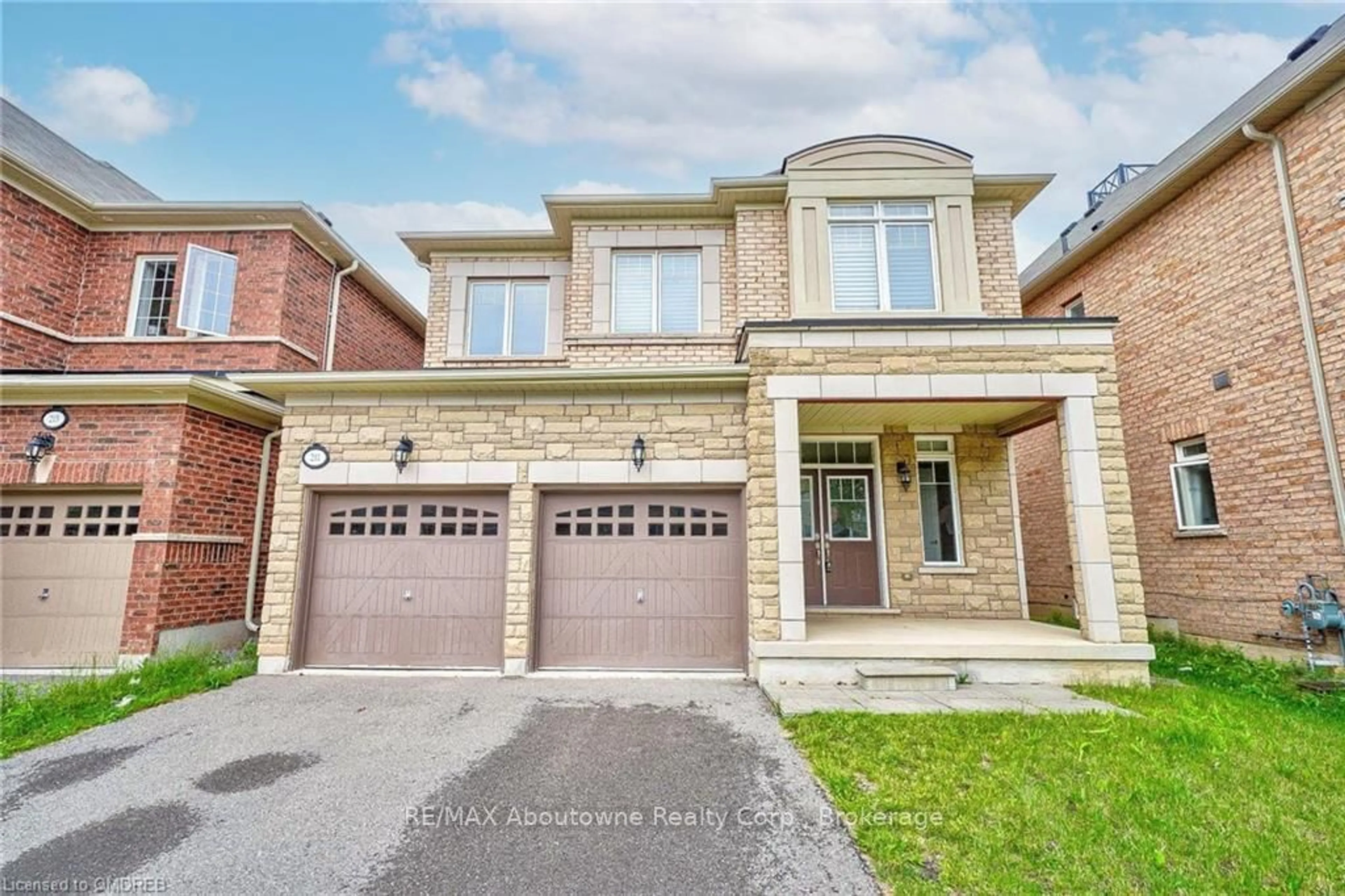 Home with brick exterior material for 211 SIXTEEN MILE Dr, Oakville Ontario L6M 0T8