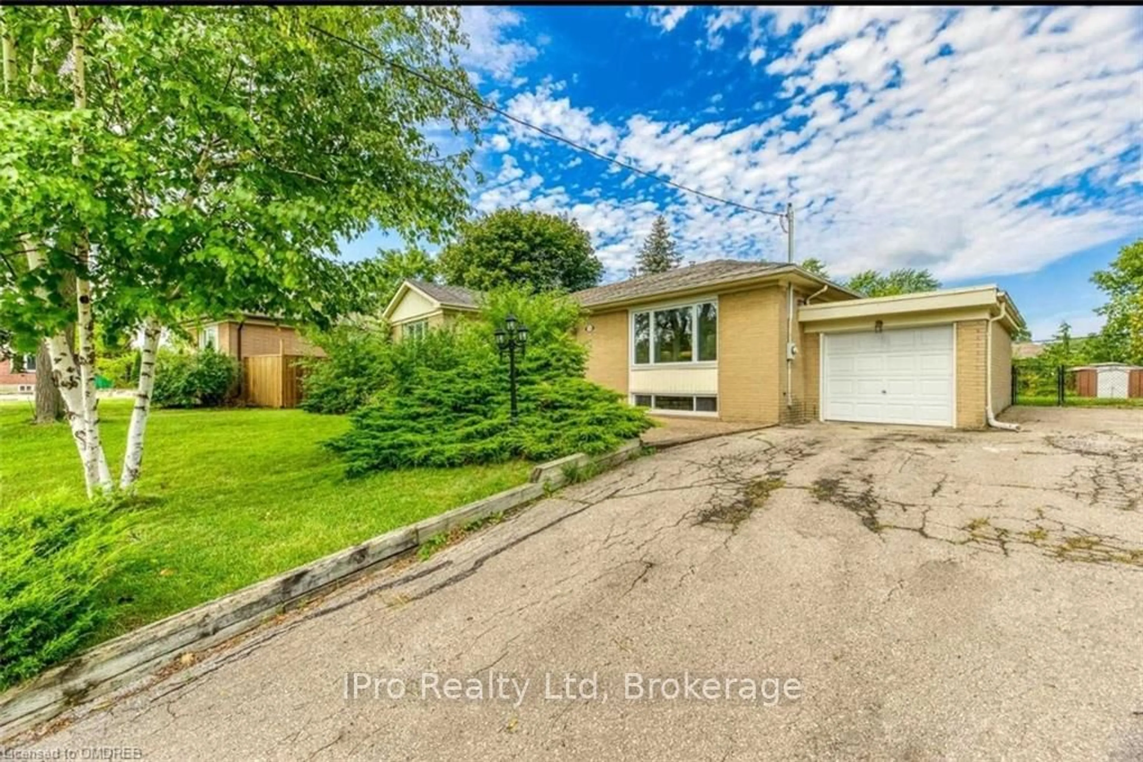 Frontside or backside of a home, the street view for 1333 SHELDON Ave, Oakville Ontario L6L 2P9