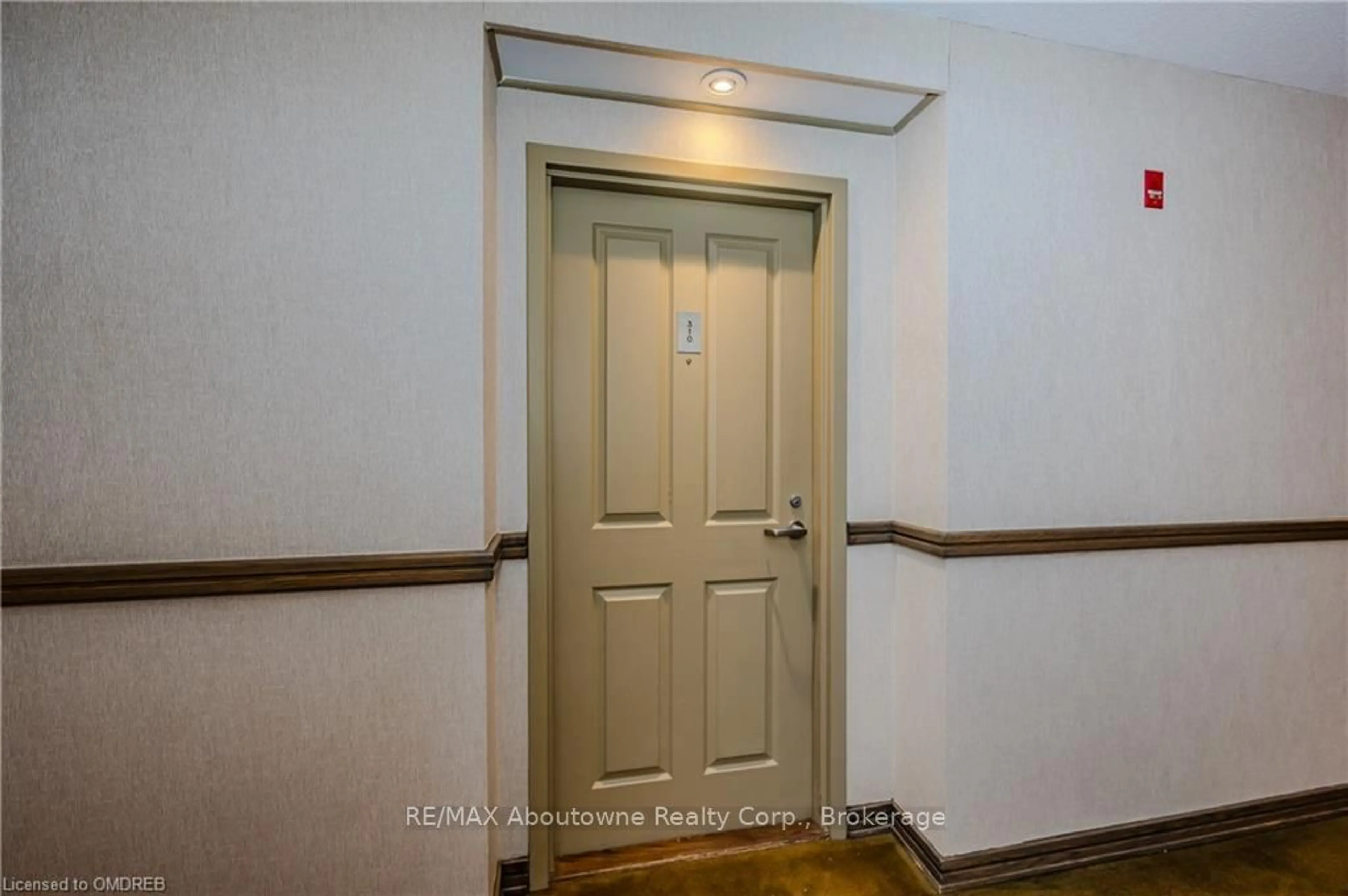 Indoor foyer, unknown floor for 2199 SIXTH Line #310, Oakville Ontario L6H 5V3