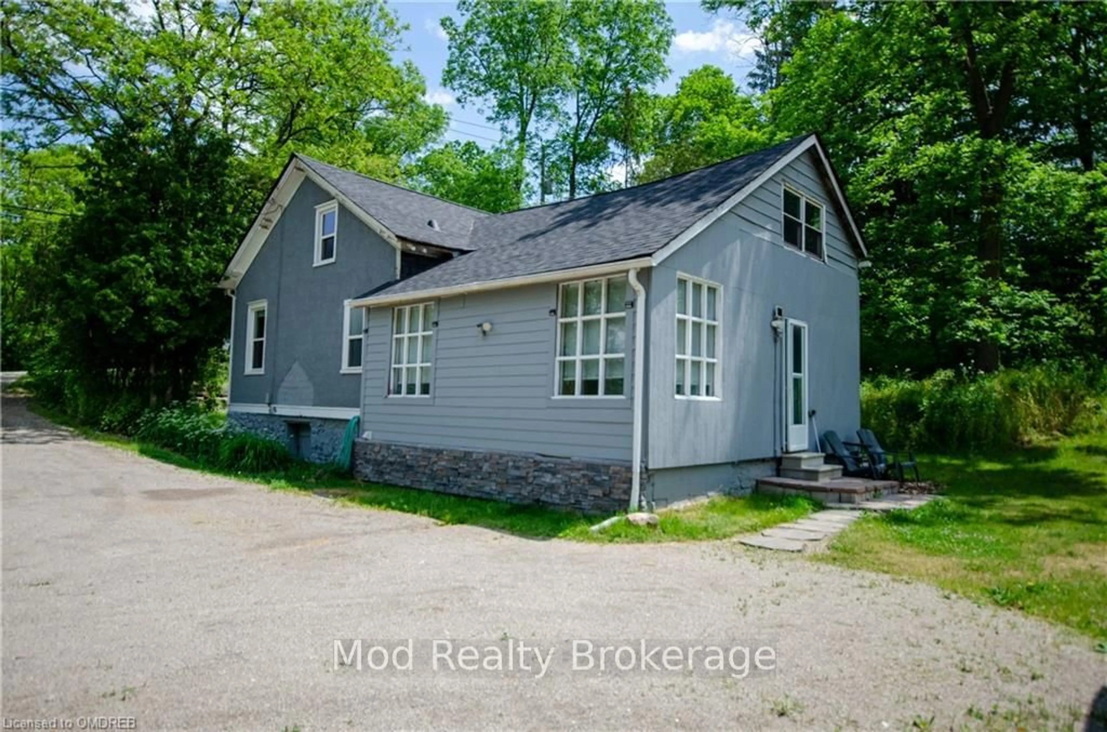 Frontside or backside of a home, cottage for 6142 GUELPH Line, Burlington Ontario L7P 0A4