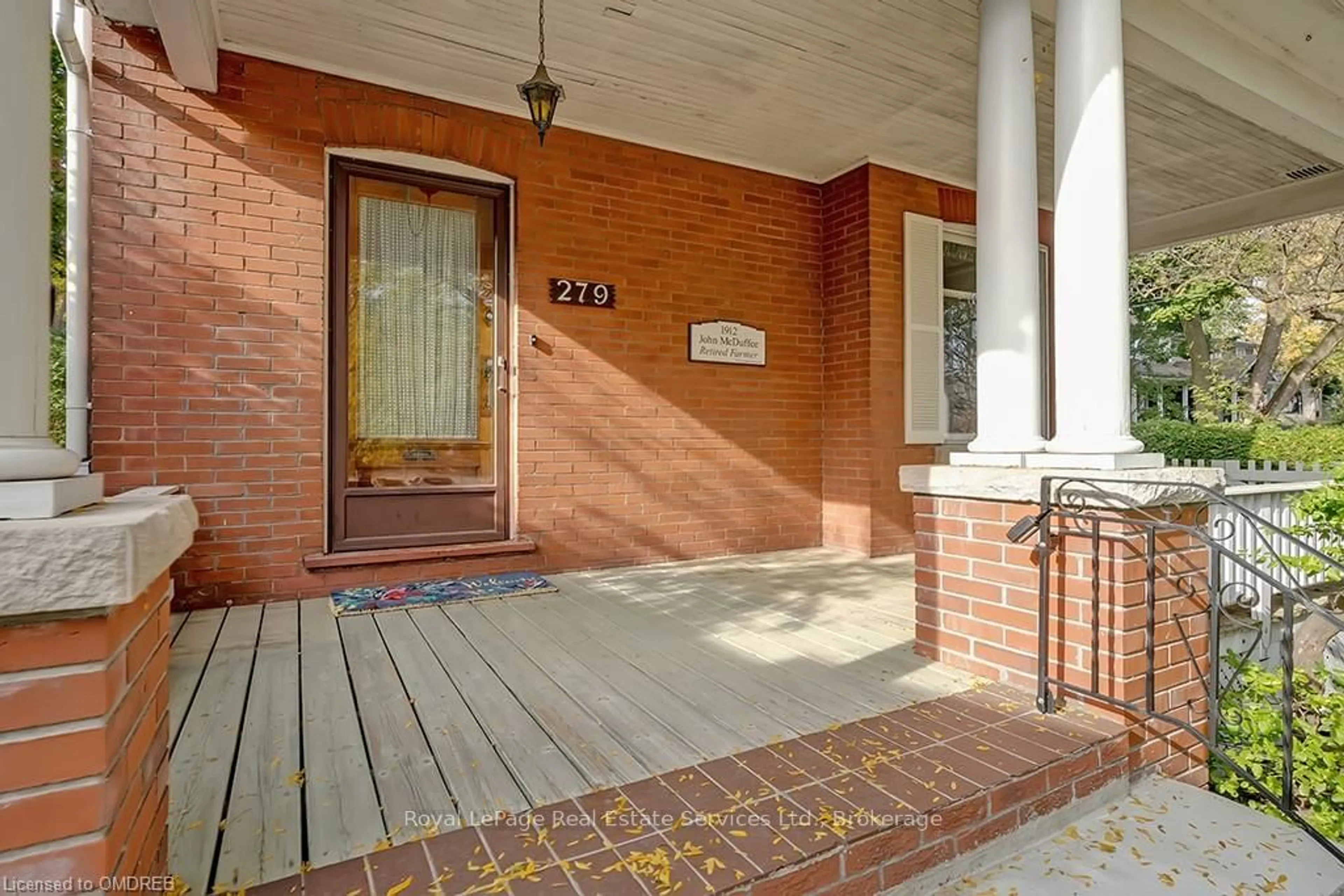 Indoor foyer, wood floors for 279 MACDONALD Rd, Oakville Ontario L6J 2A6