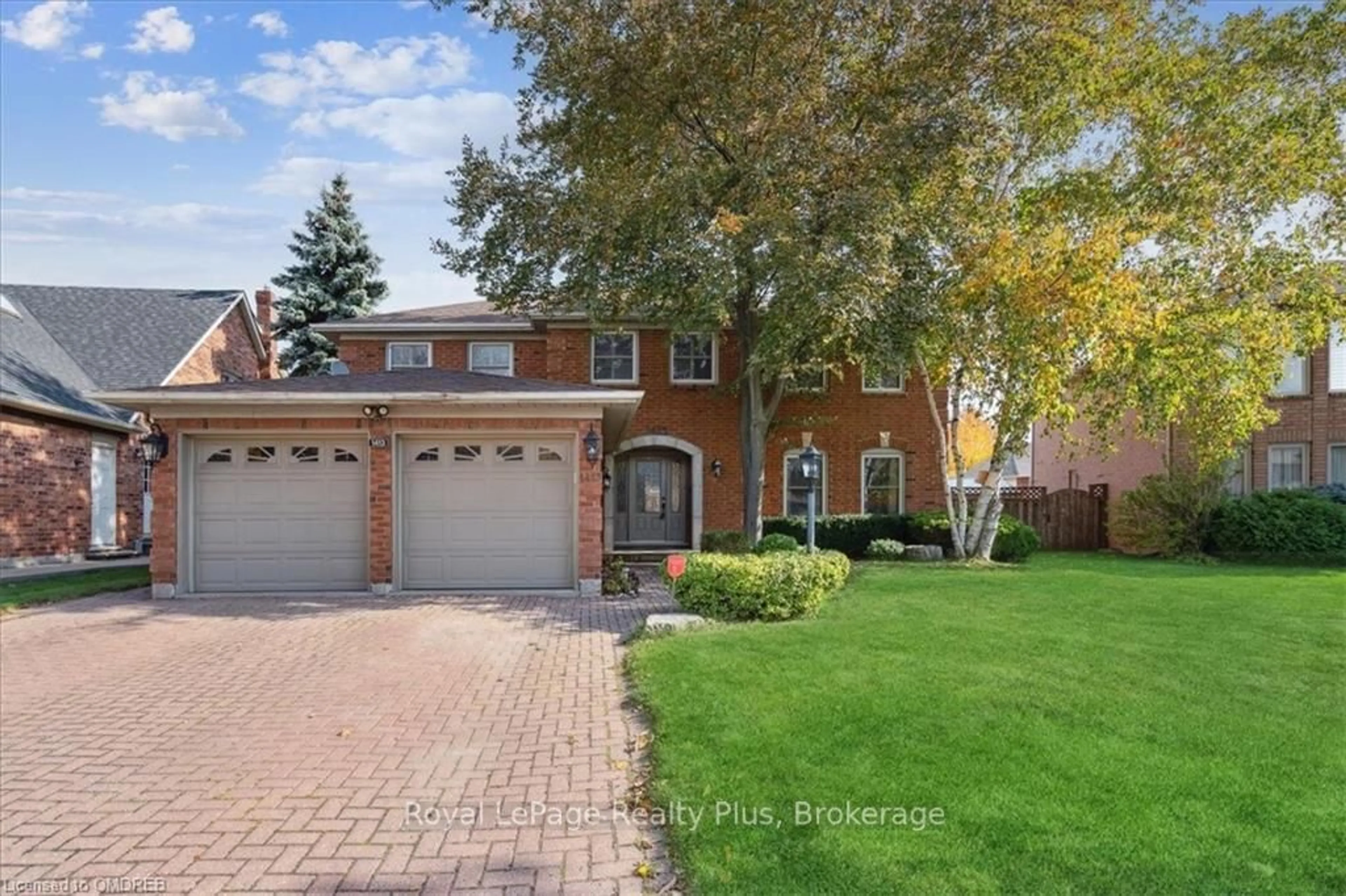 Home with brick exterior material for 1413 THISTLEDOWN Rd, Oakville Ontario L6M 1Y4