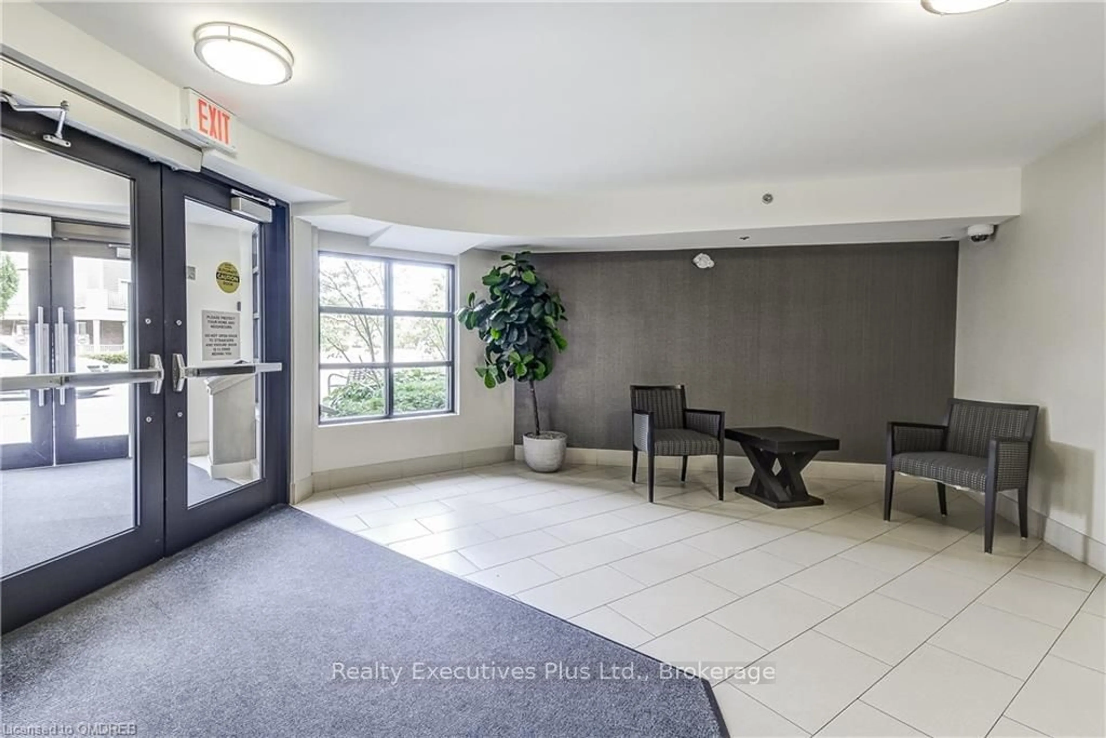 Indoor lobby, not visible floor for 3070 ROTARY Way #103, Burlington Ontario L7M 0H1