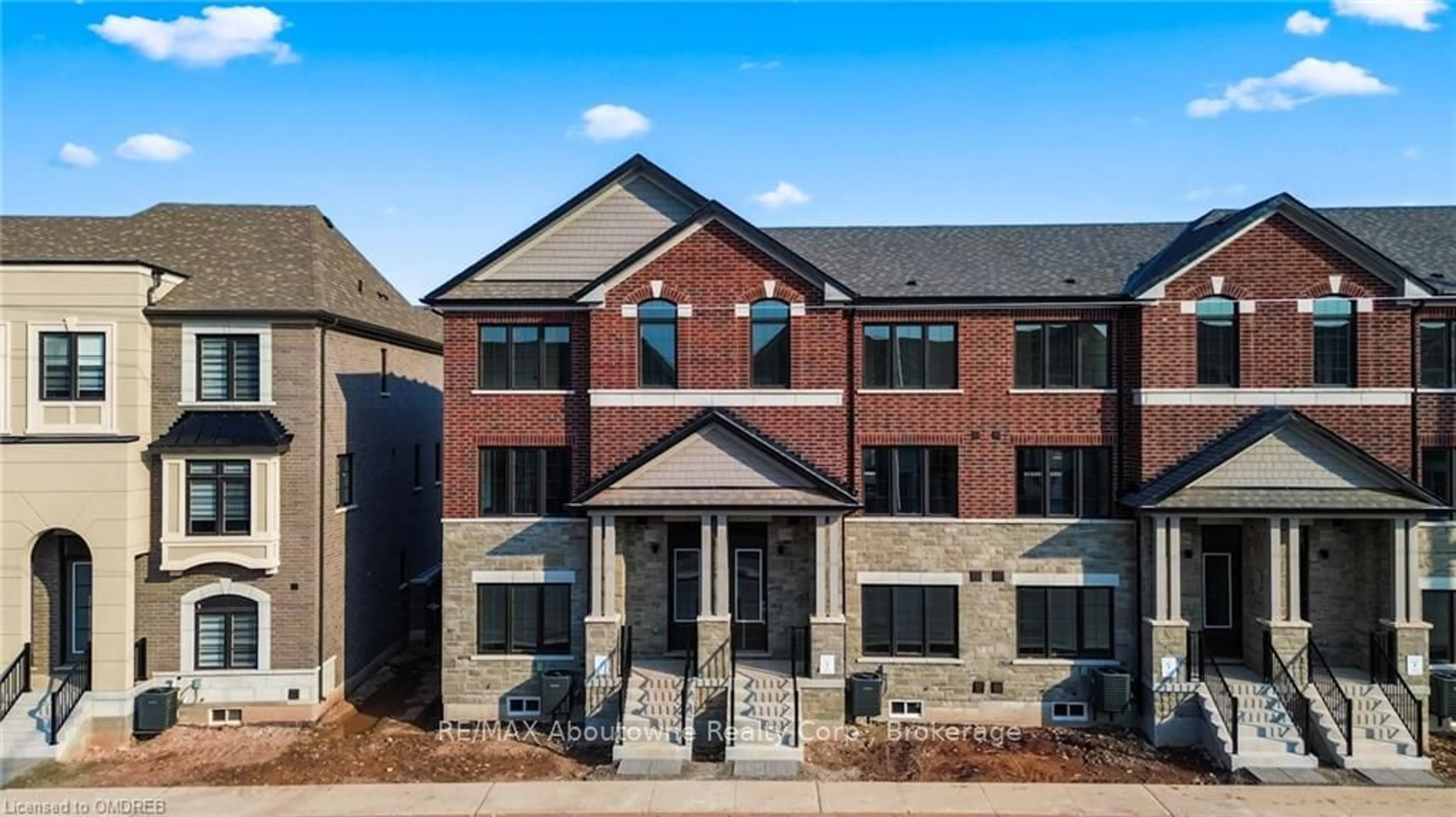 Home with brick exterior material for 1354 WILLIAM HALTON Pkwy, Oakville Ontario L6M 4L8