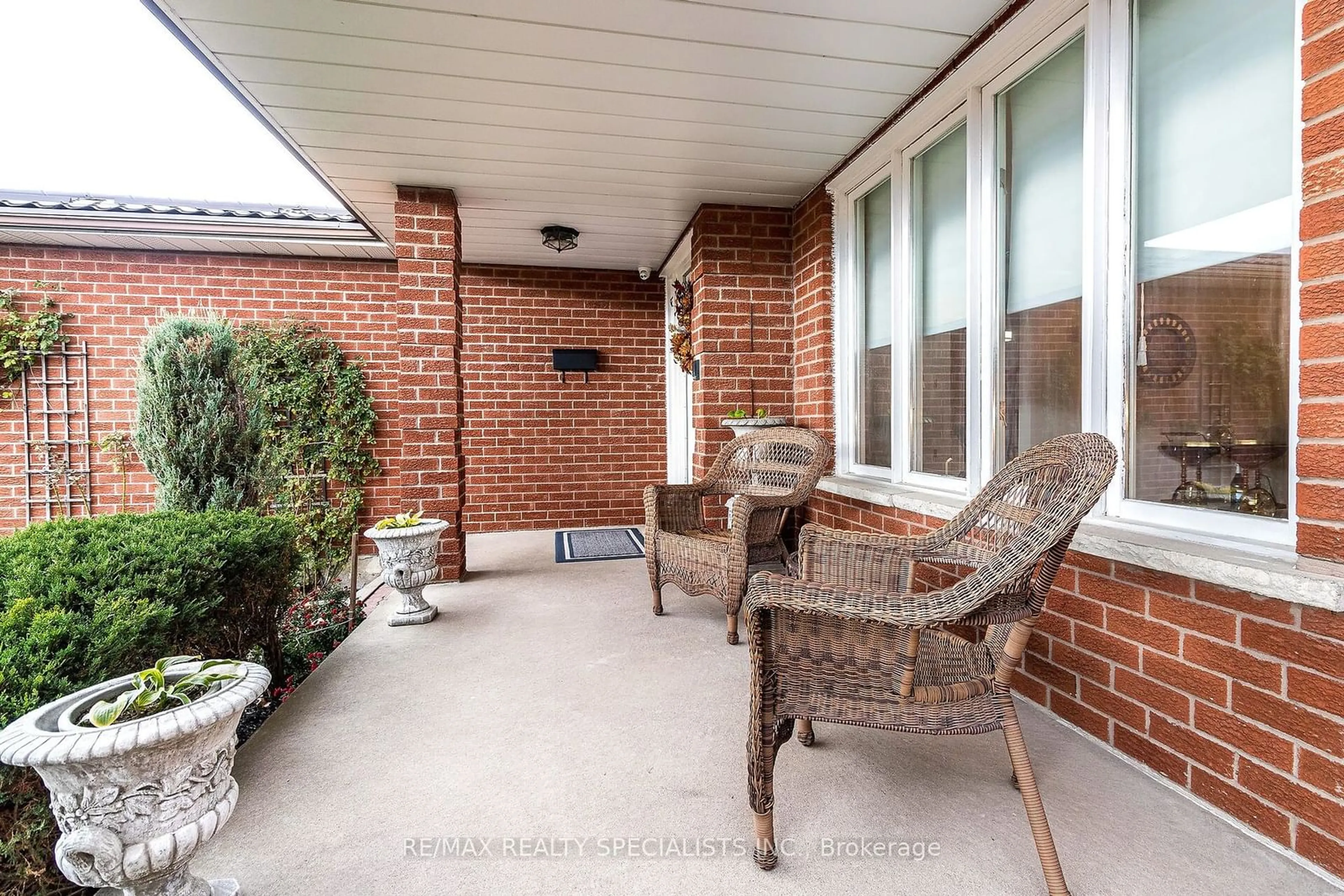 Patio, cottage for 96 Nipissing Cres, Brampton Ontario L6S 4Z9