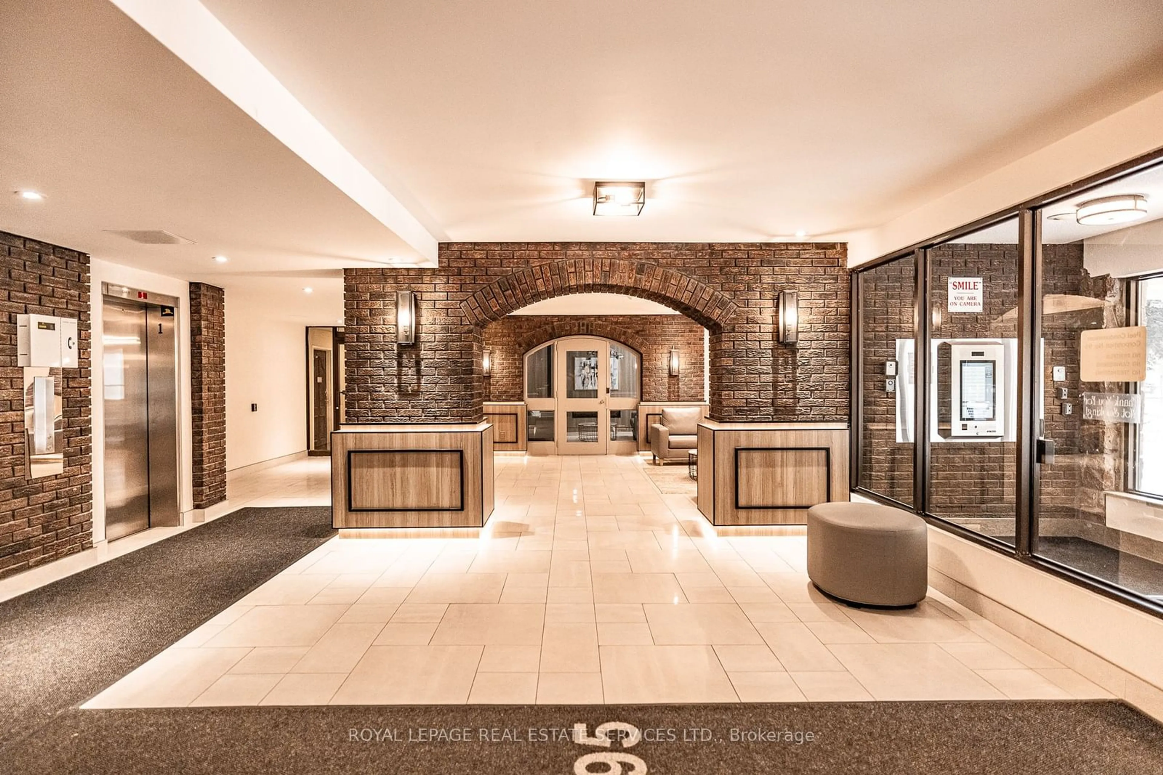 Indoor lobby, ceramic floors for 966 Inverhouse Dr ##612, Mississauga Ontario L5J 4B6