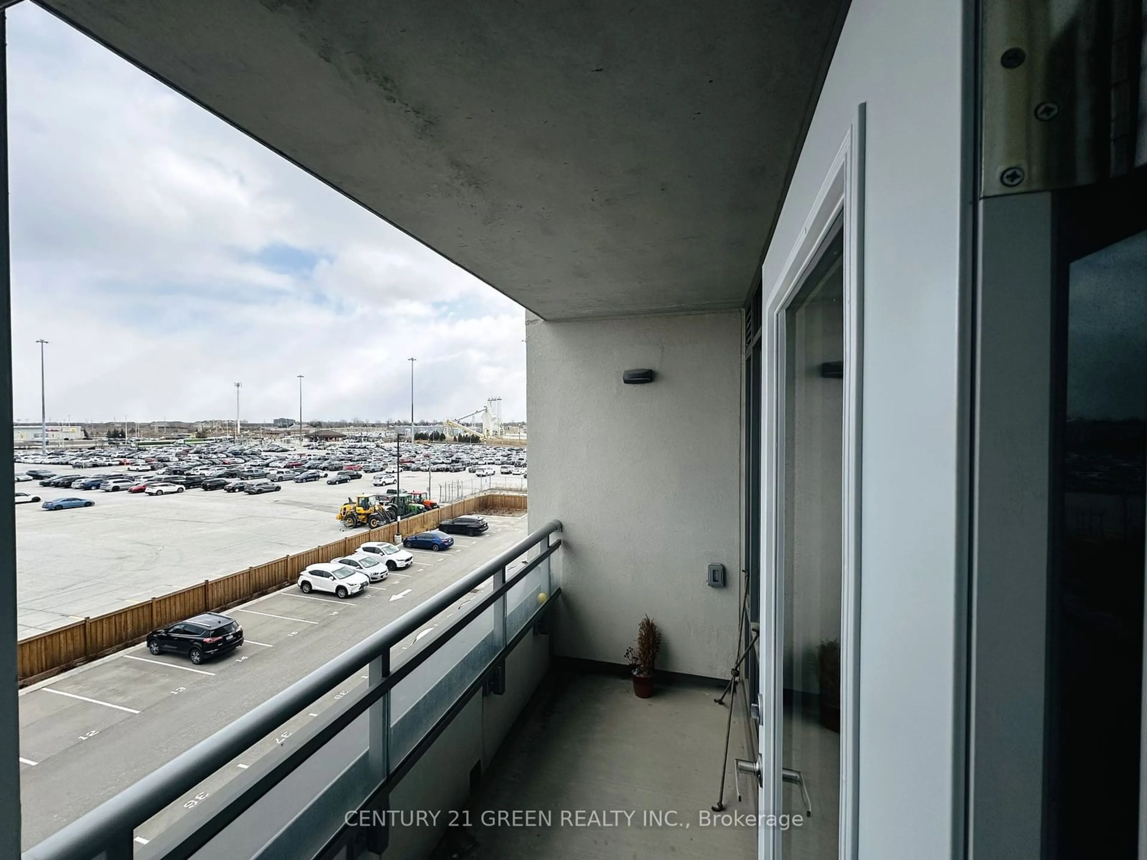 Balcony in the apartment, the street view for 716 Main St #402, Milton Ontario L9T 3P6