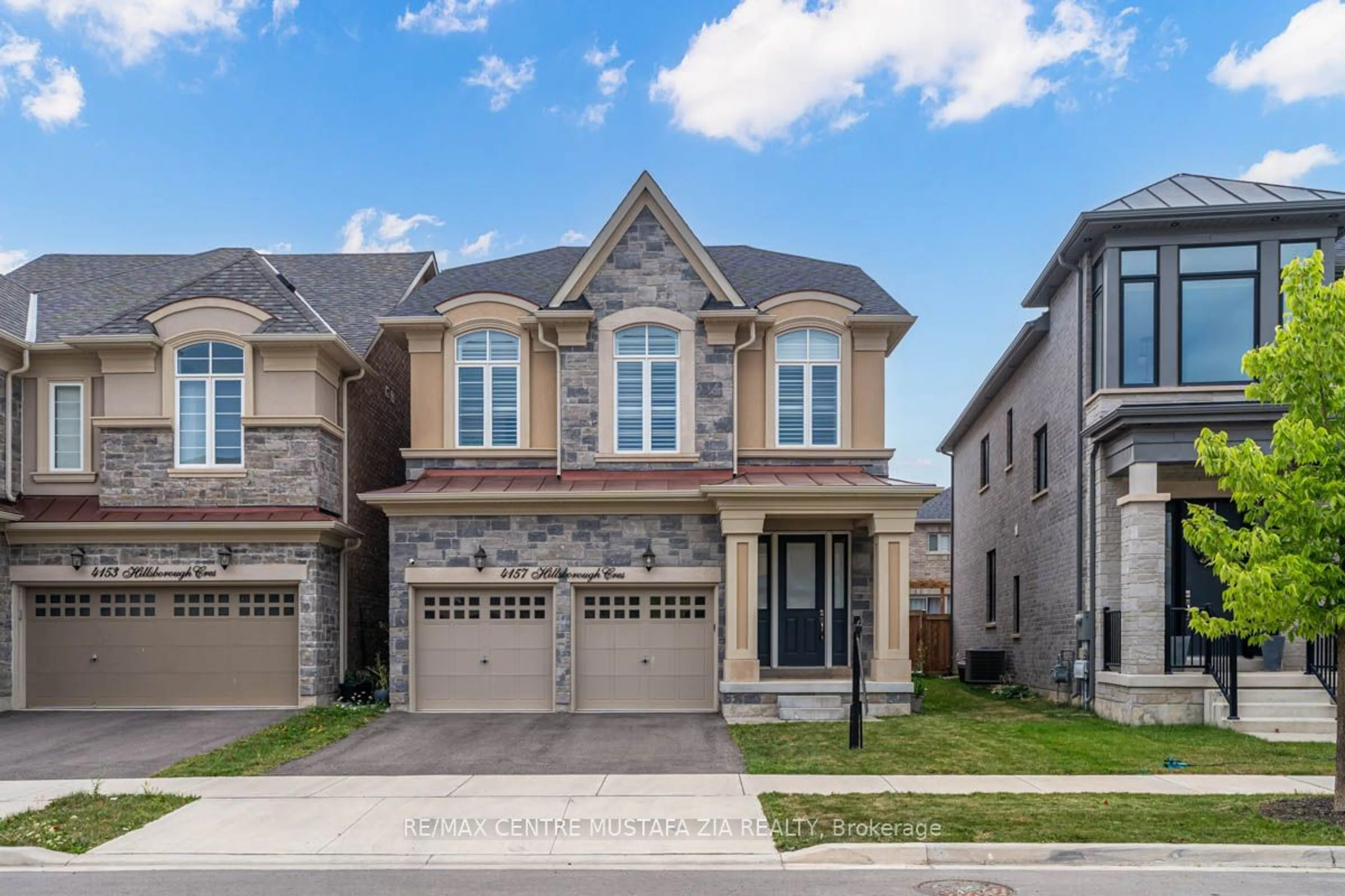 Home with brick exterior material for 4157 Hillsborough Cres, Oakville Ontario L6H 3P9