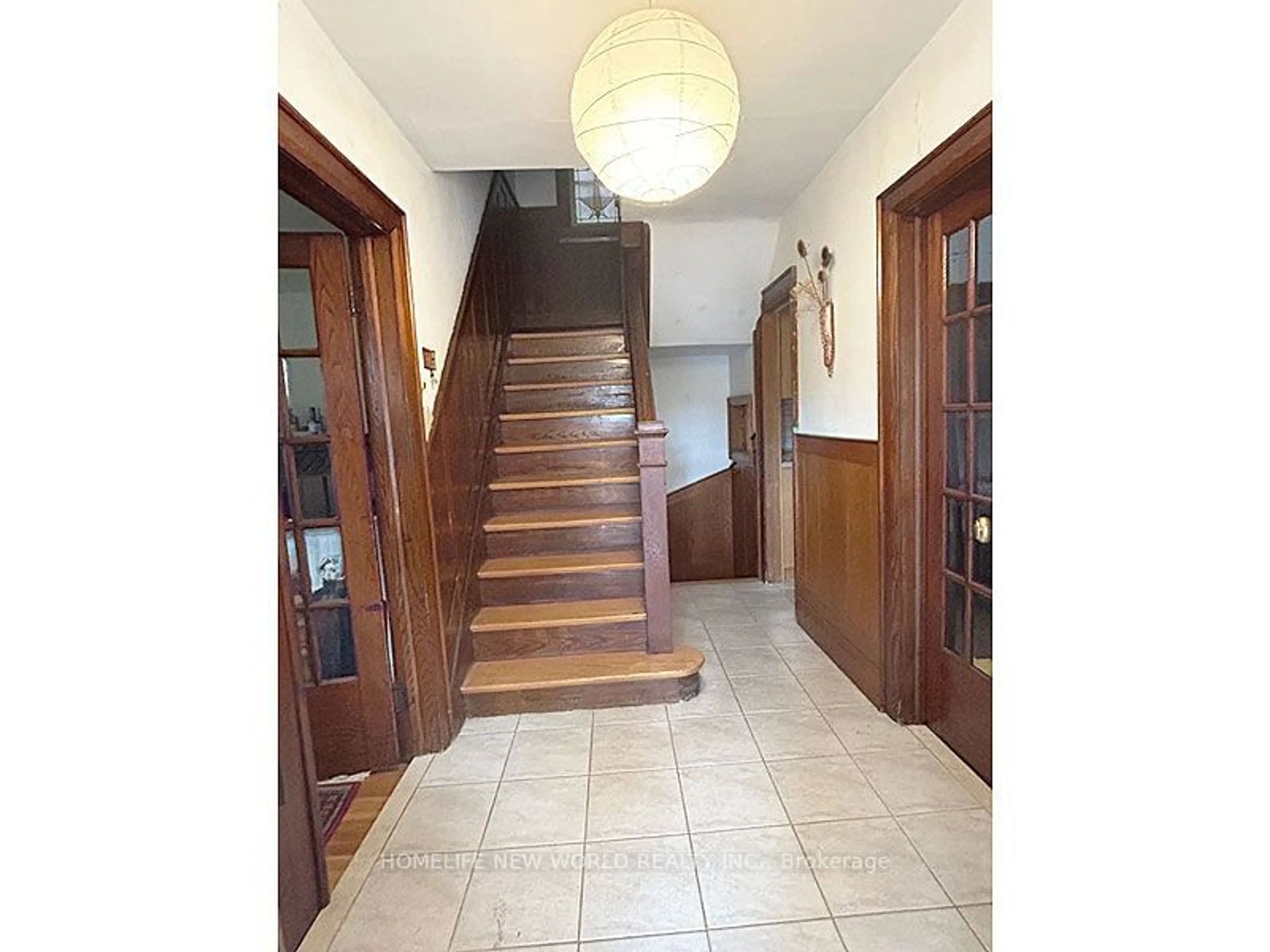 Indoor foyer, wood floors for 101 Evelyn Ave, Toronto Ontario M6P 2Z3