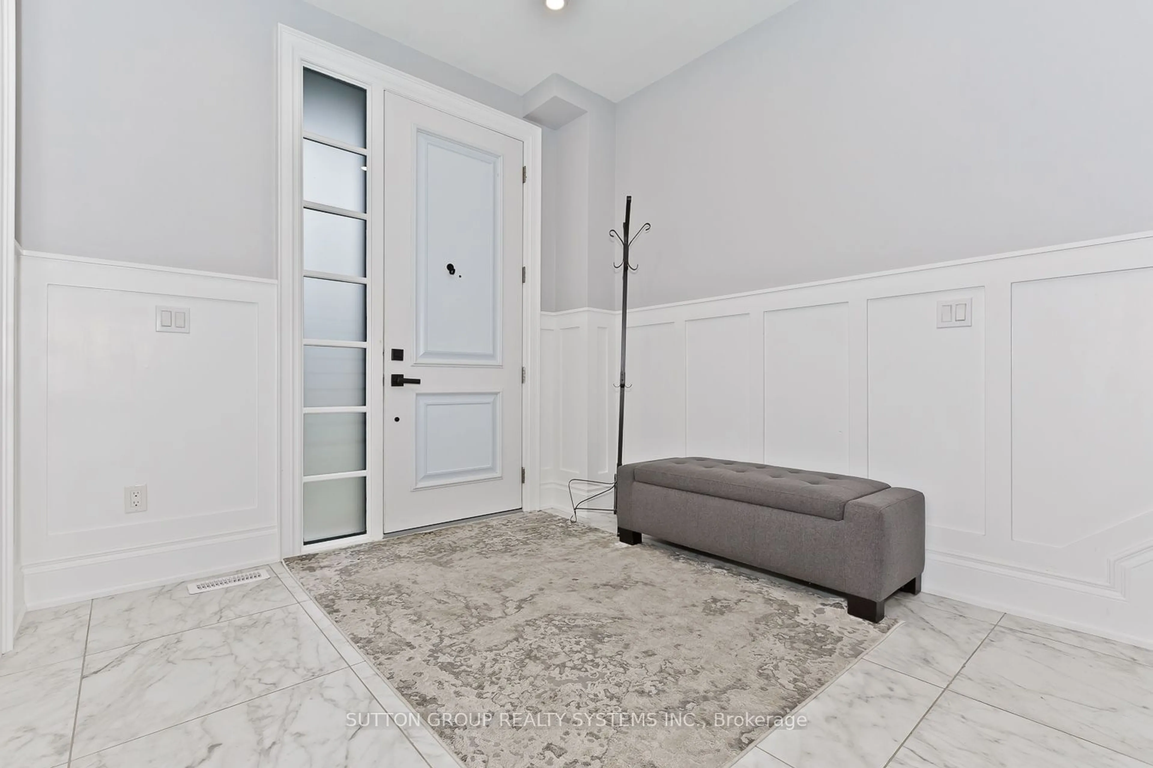 Indoor entryway, cement floor for 15 Old Oak Dr, Toronto Ontario M9A 1A3