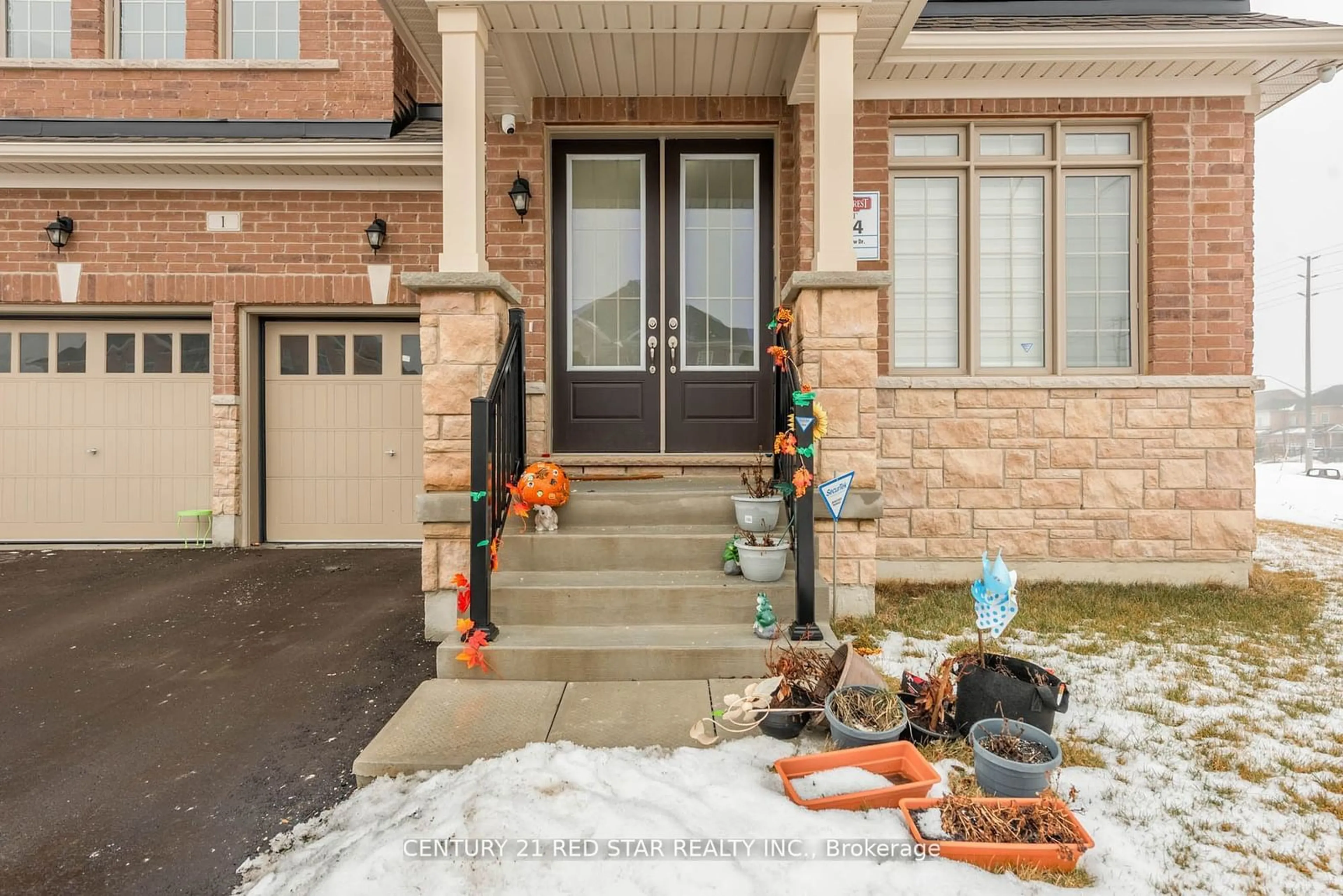 Home with brick exterior material for 1 Goodview Dr, Brampton Ontario L6R 4C5