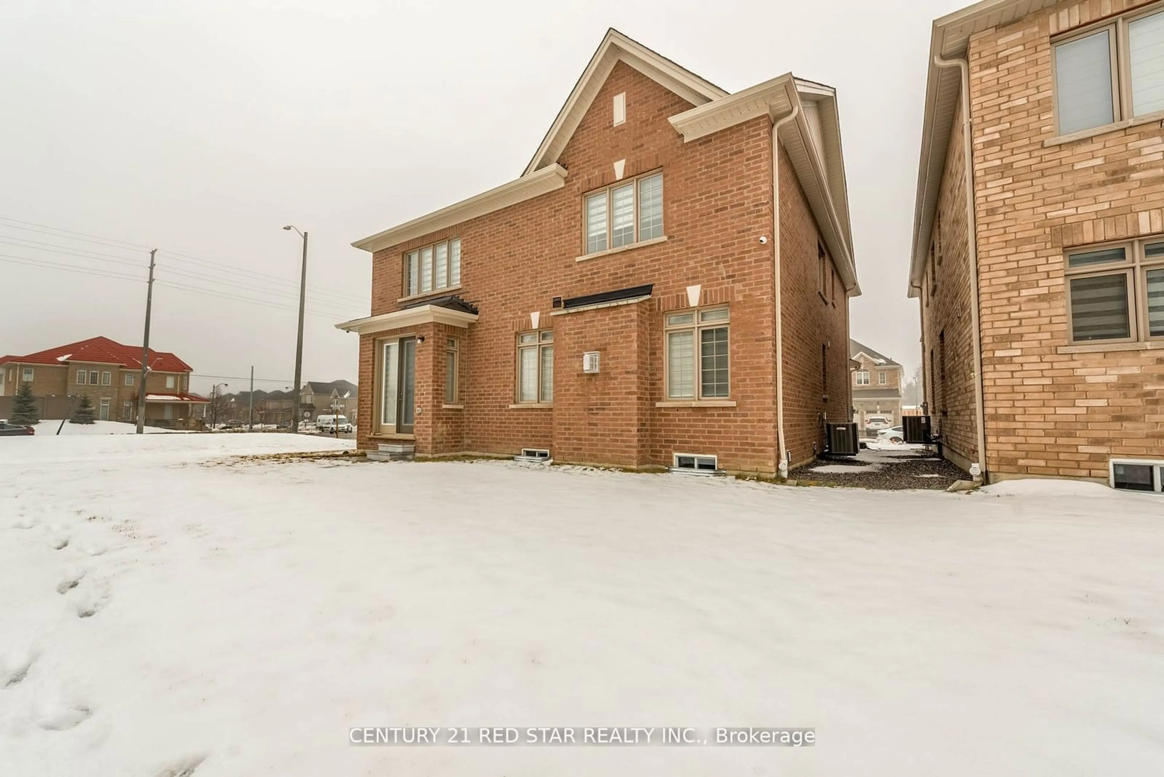 A pic from exterior of the house or condo, the street view for 1 Goodview Dr, Brampton Ontario L6R 4C5