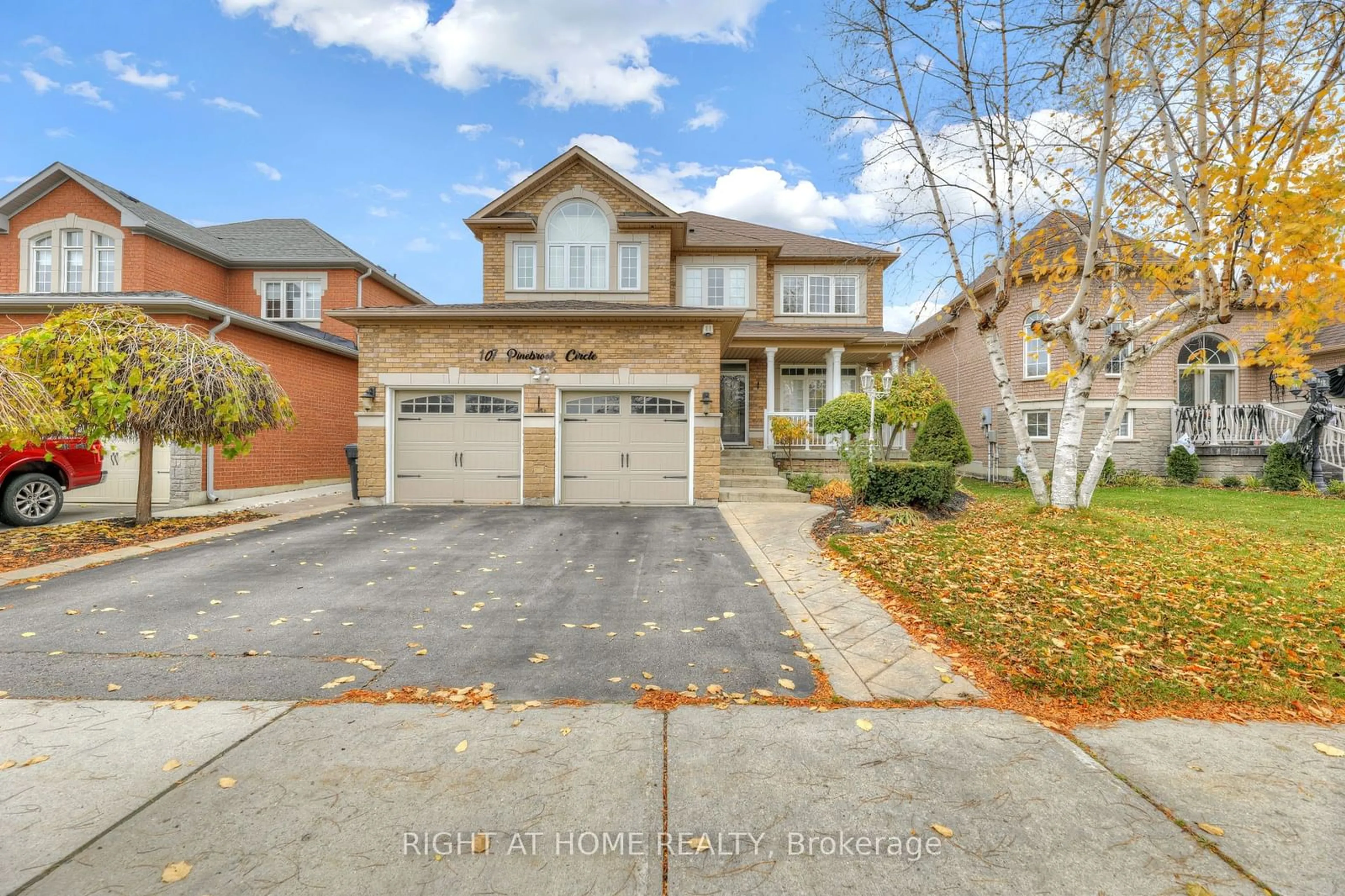 Frontside or backside of a home, the street view for 107 Pinebrook Circ, Caledon Ontario L7C 1C5