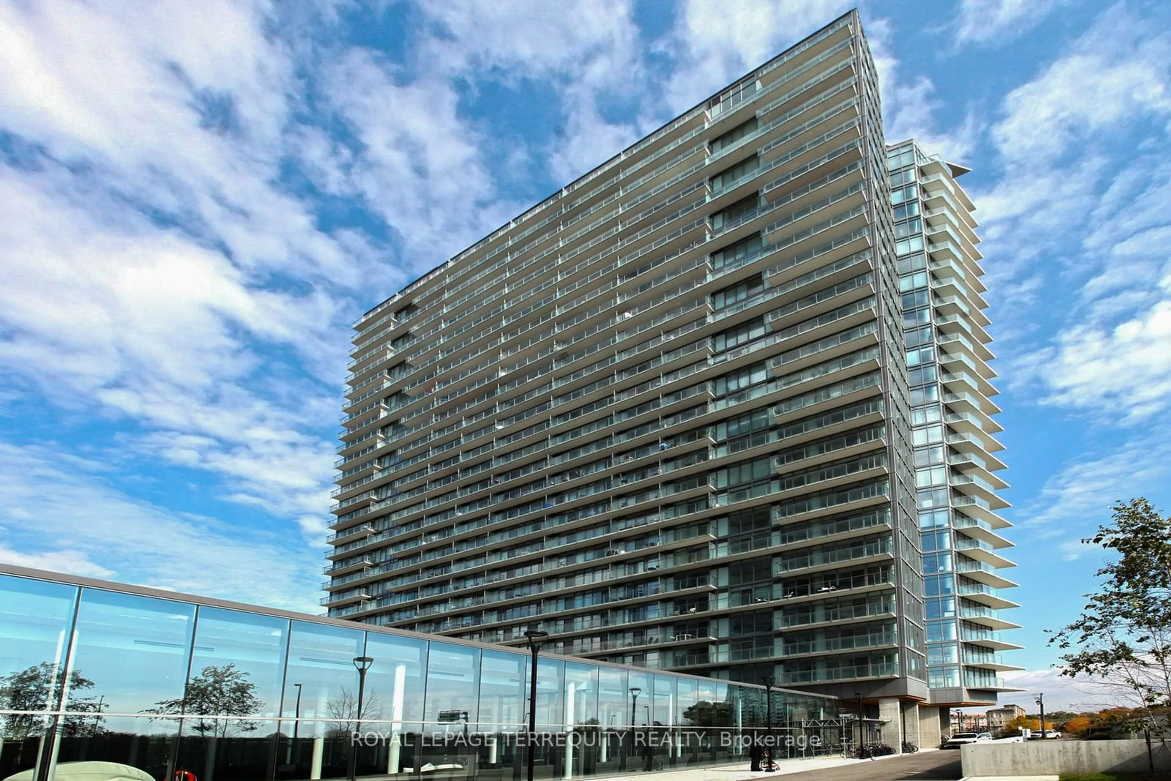 A pic from exterior of the house or condo, the front or back of building for 103 The Queensway #603, Toronto Ontario M6S 5B4