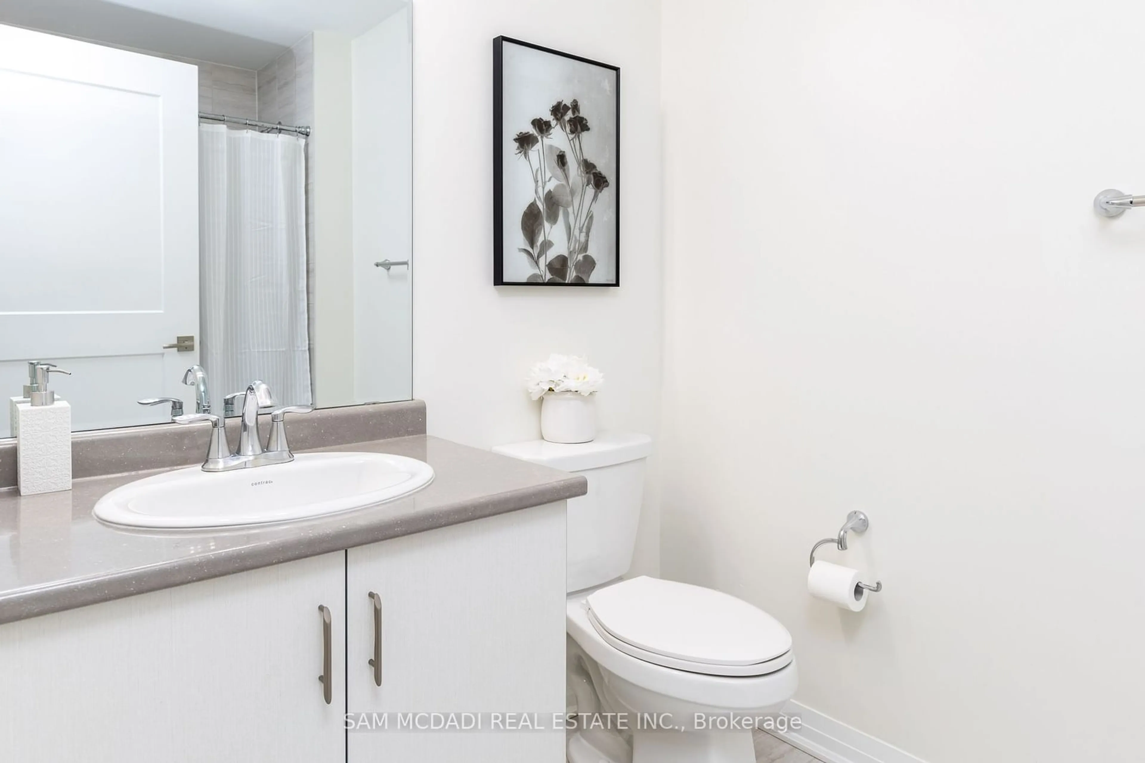 Standard bathroom for 128 Grovewood Common #119, Oakville Ontario L6H 0X3