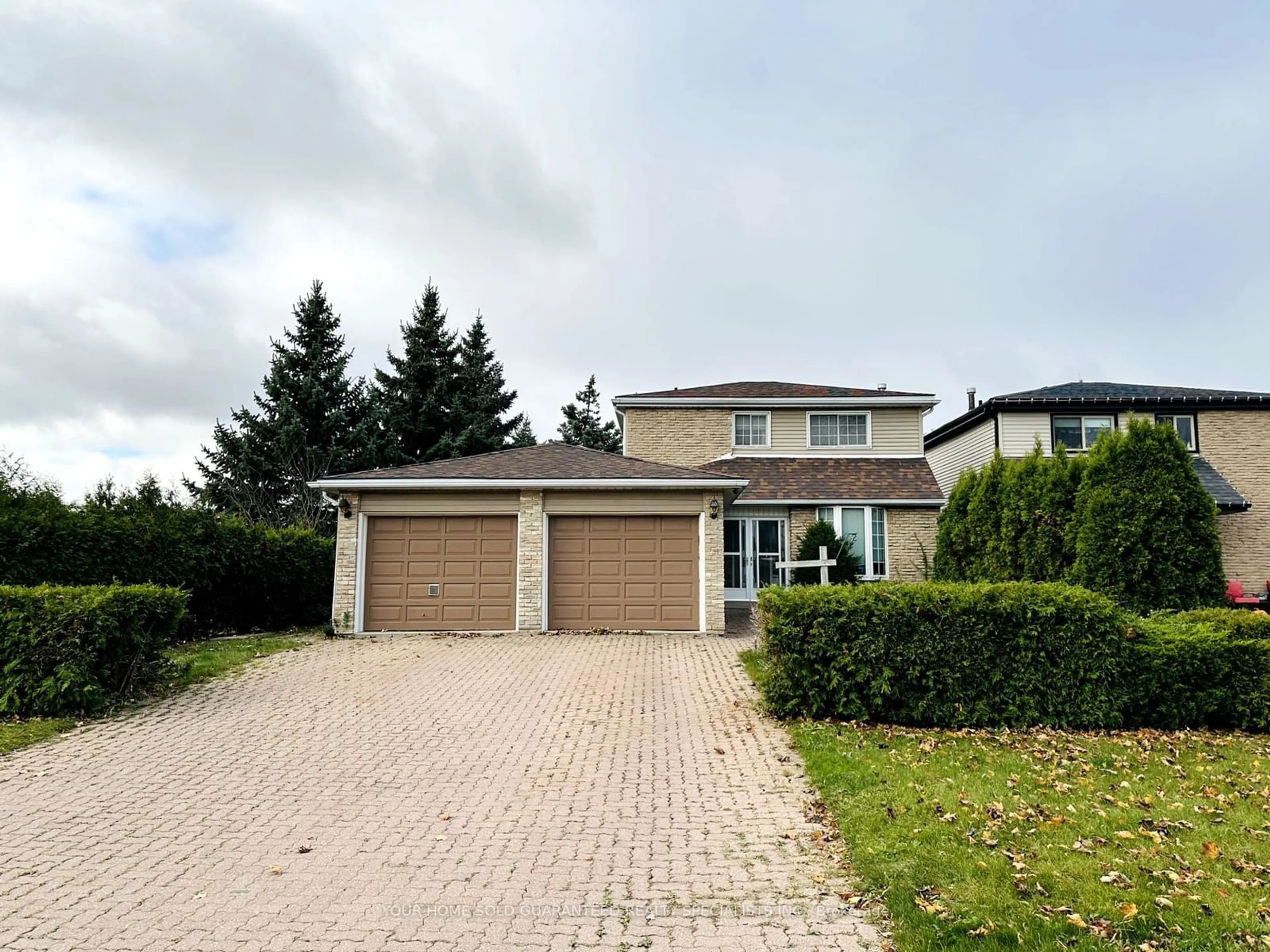 Frontside or backside of a home, the street view for 275 Leavens Crt, Caledon Ontario L7E 2A8