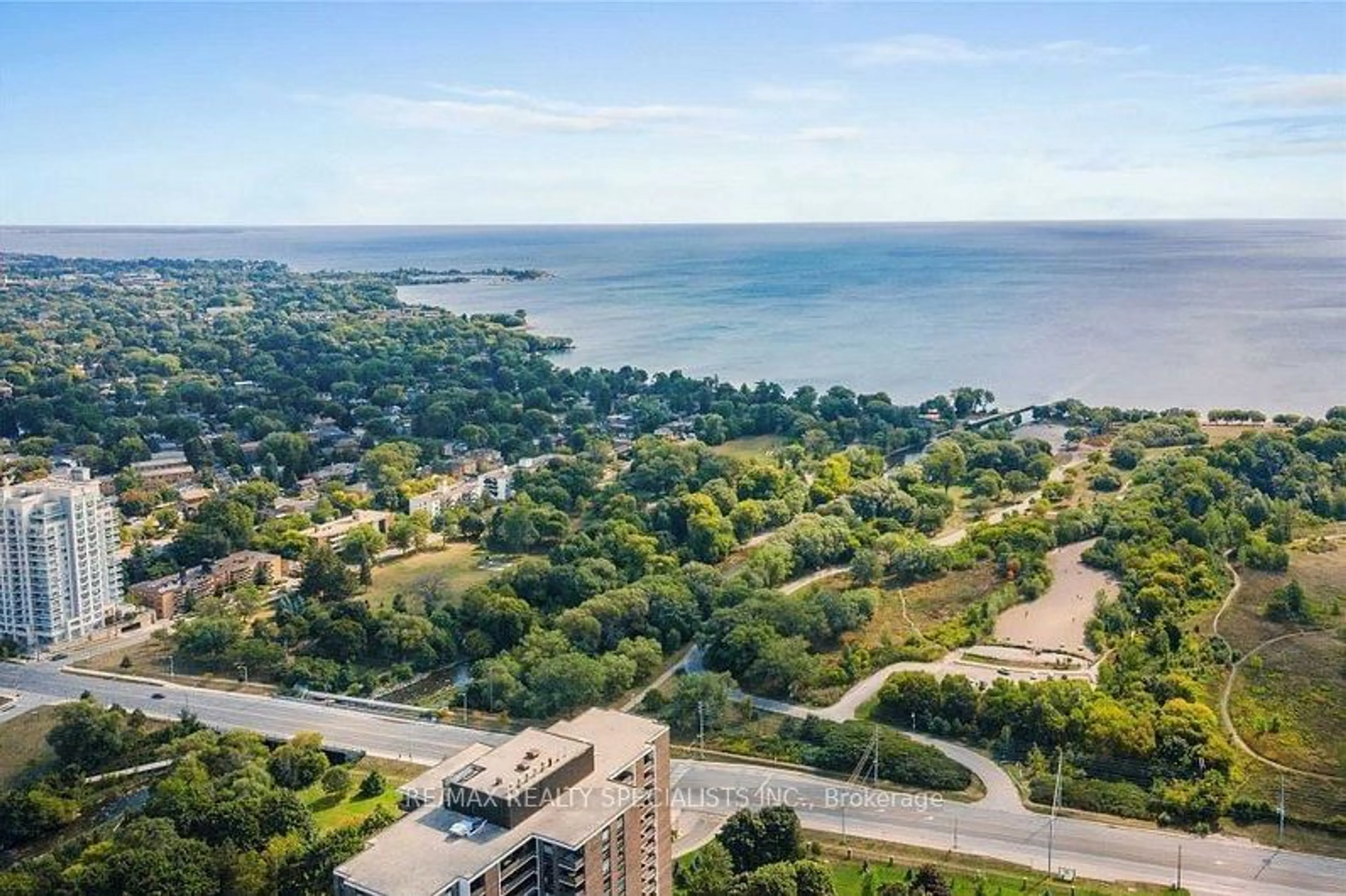 A pic from exterior of the house or condo, the view of lake or river for 1515 Lakeshore Rd #1003, Mississauga Ontario L5E 3E3