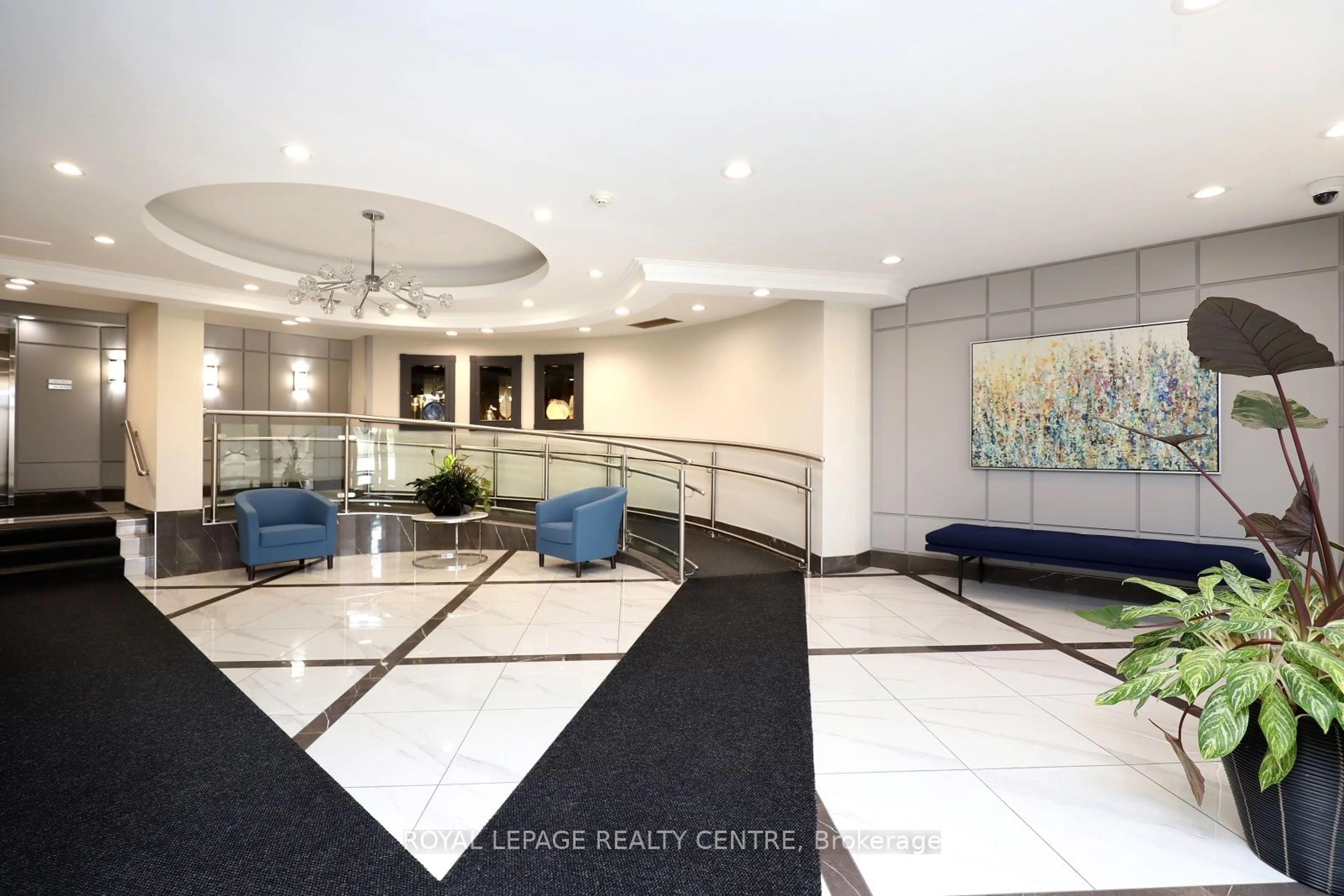 Indoor lobby, ceramic floors for 1001 Cedarglen Gate #502, Mississauga Ontario L5C 4R2