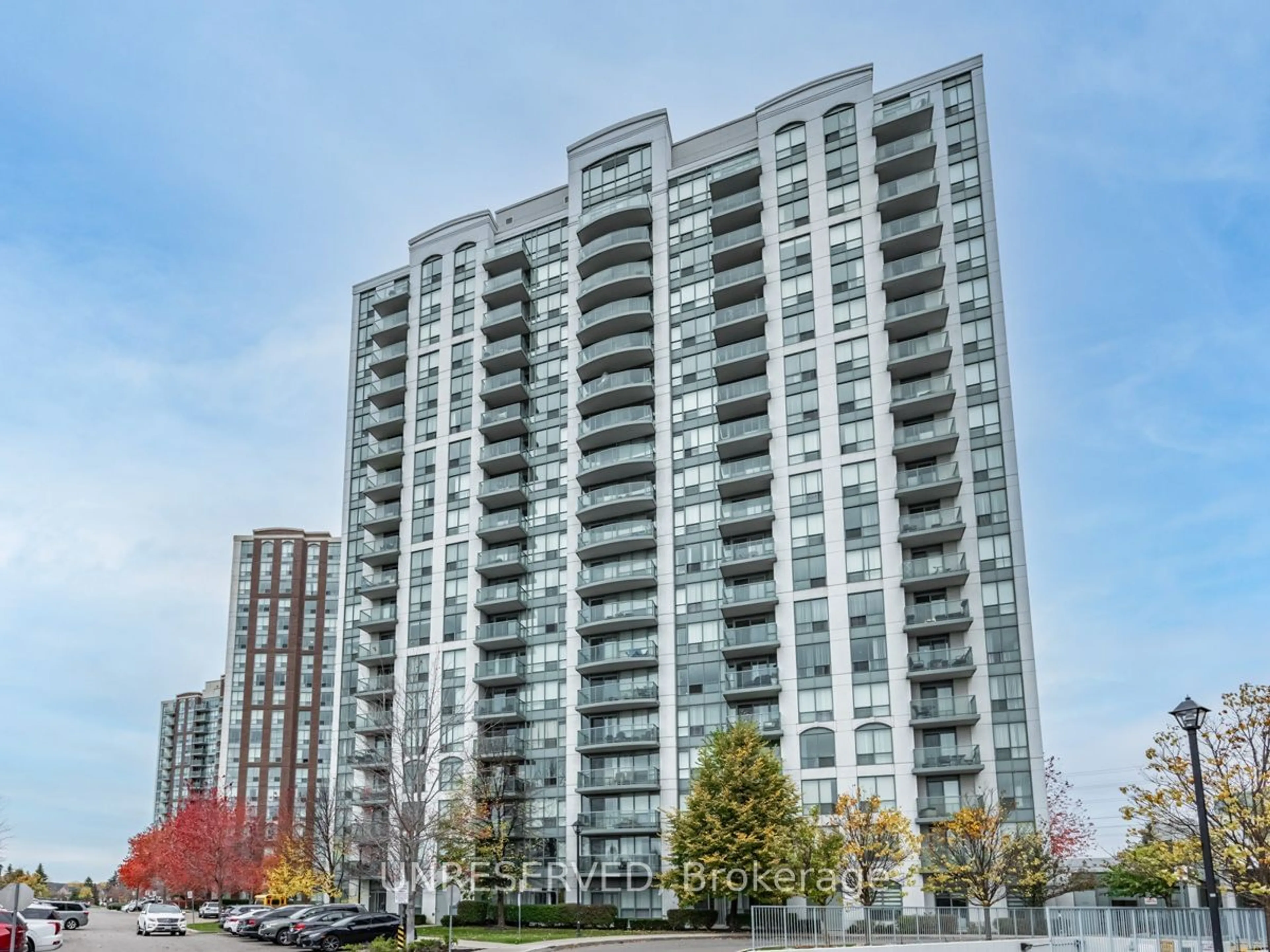 A pic from exterior of the house or condo, the front or back of building for 4850 Glen Erin Dr #1805, Mississauga Ontario L5M 7S1