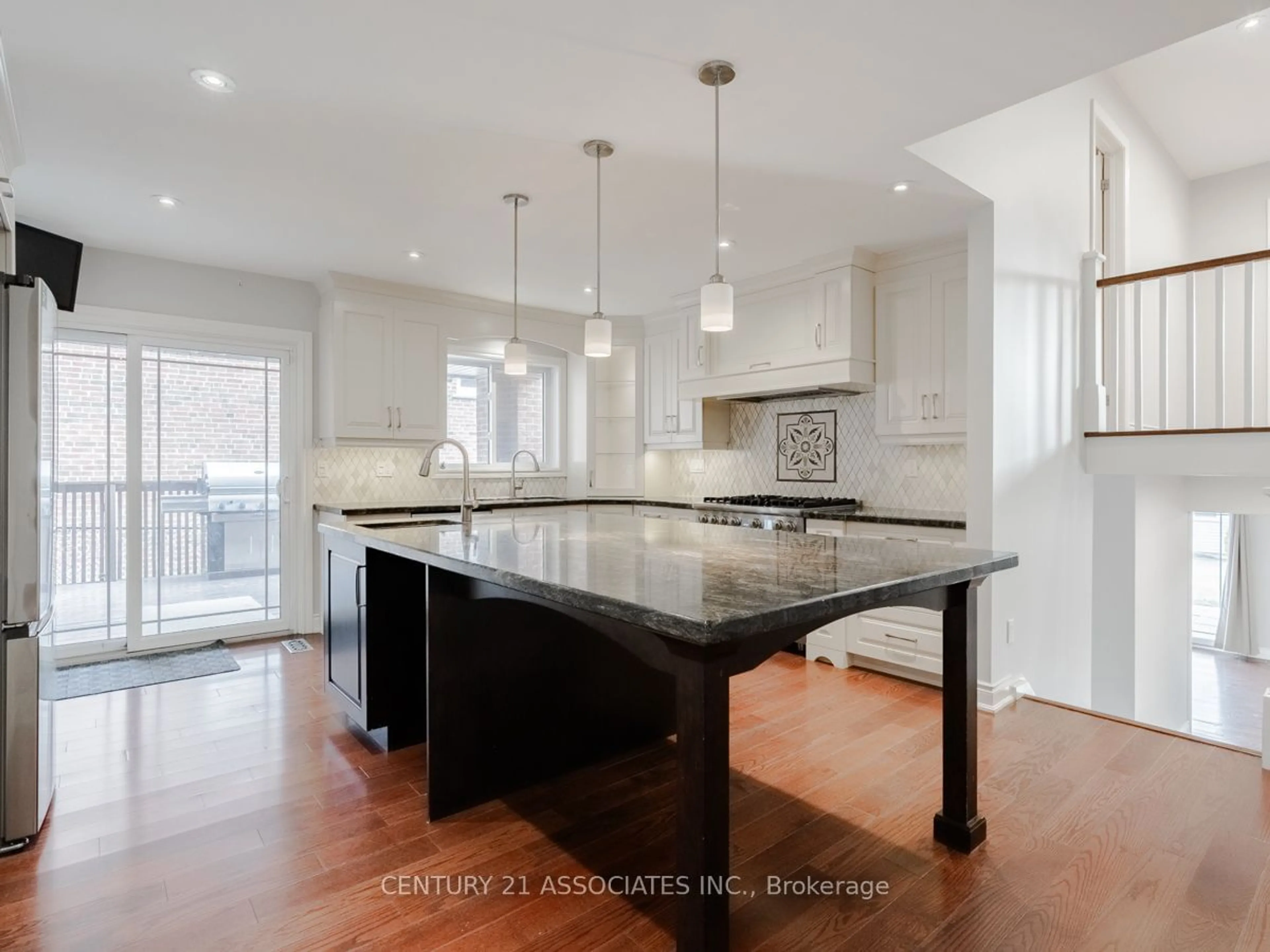 Open concept kitchen for 2311 Nikanna Rd, Mississauga Ontario L5C 2W8