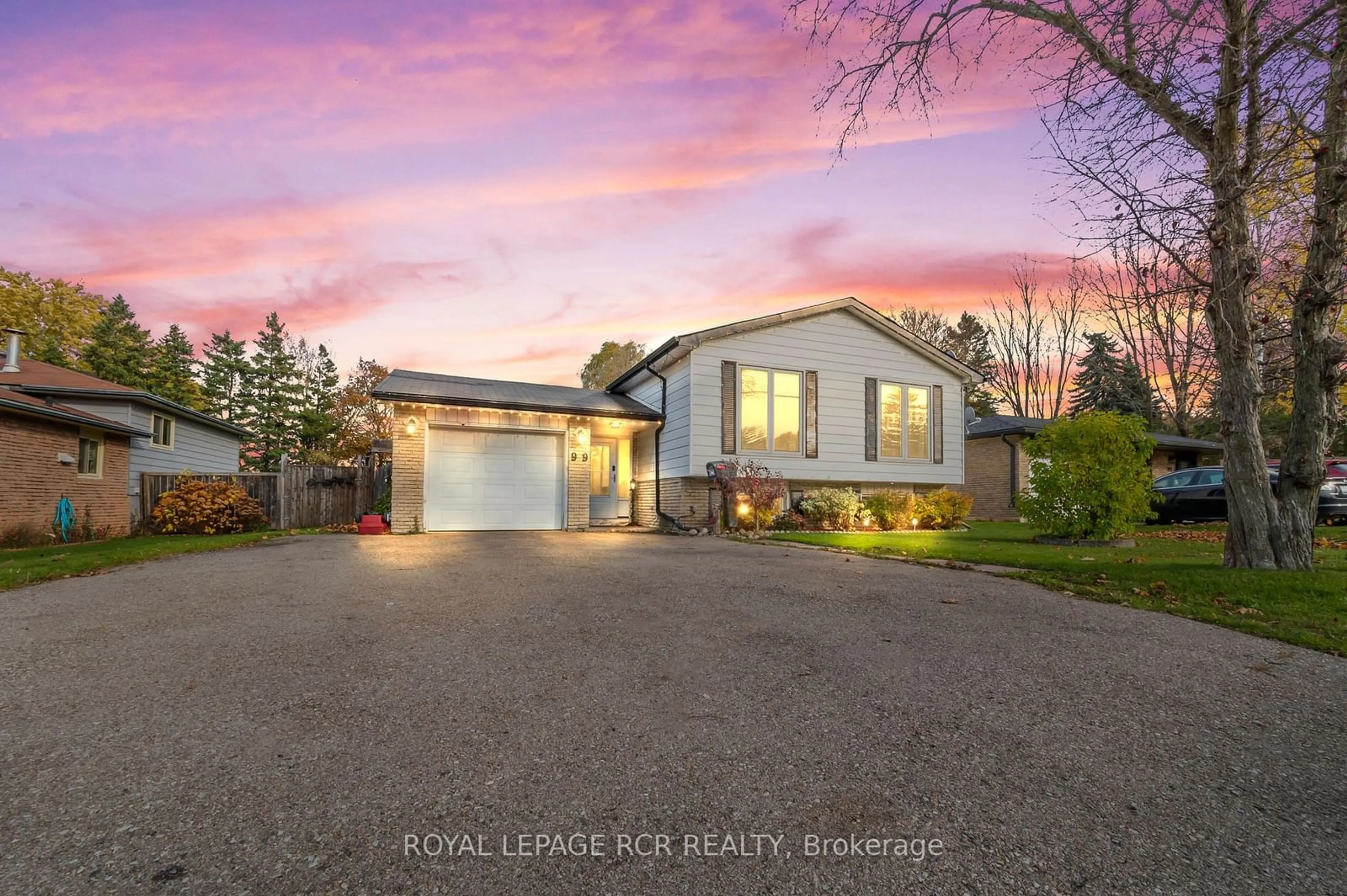 Frontside or backside of a home, cottage for 99 Blind Line, Orangeville Ontario L9W 3H1