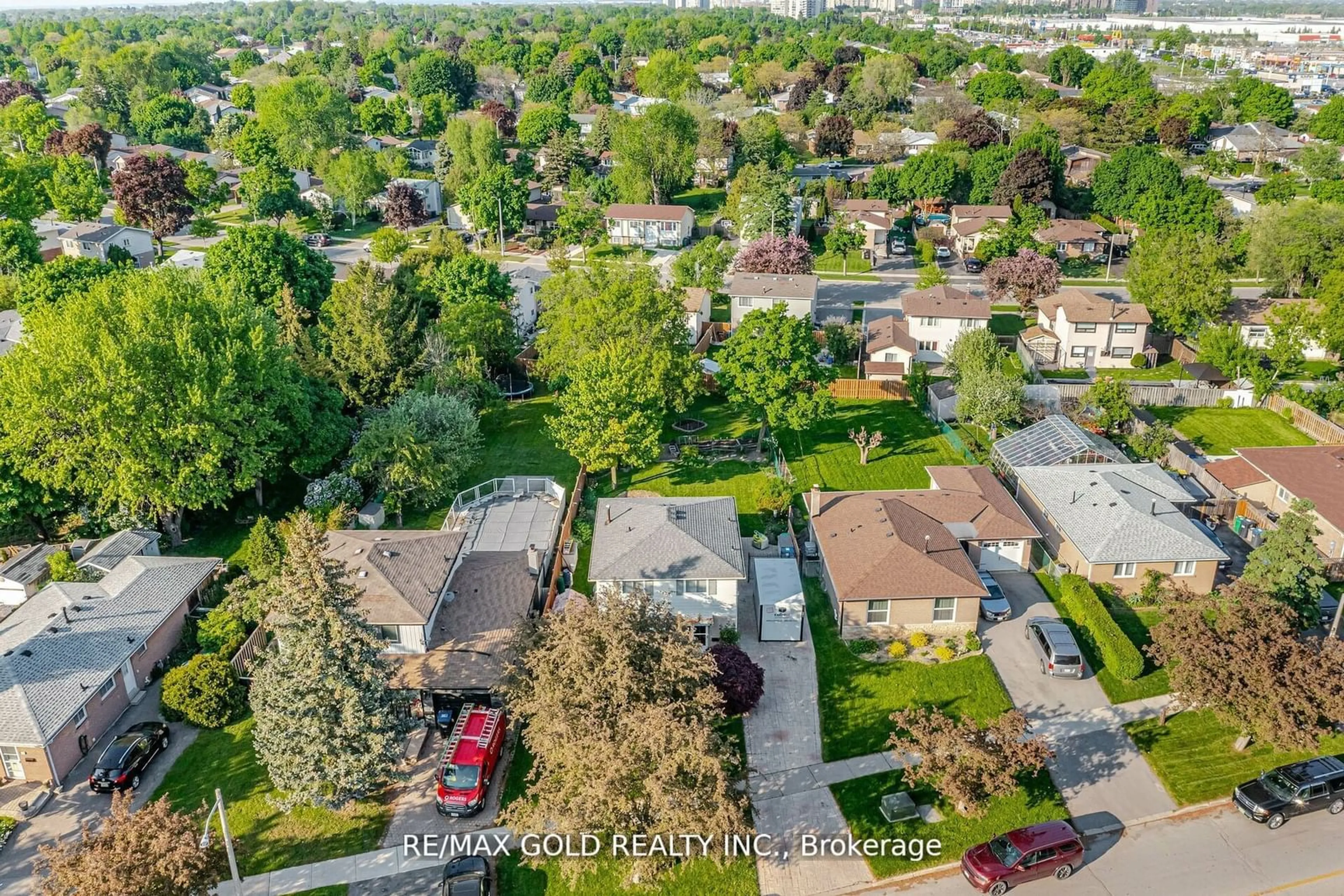 Frontside or backside of a home, the street view for 50 Hansen Rd, Brampton Ontario L6V 2G5