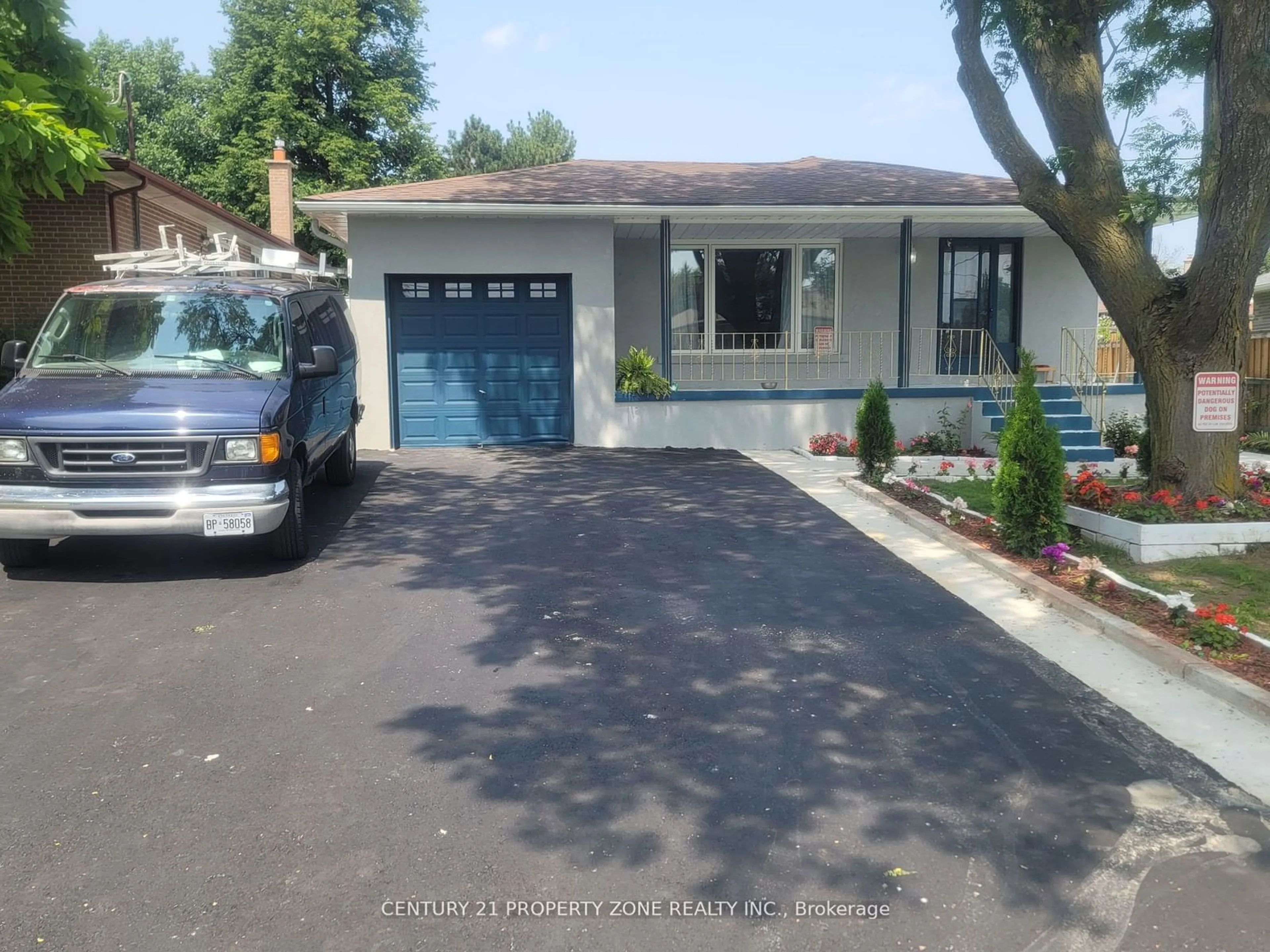 Frontside or backside of a home, the street view for 42 Kimbark Dr, Brampton Ontario L6X 2A4