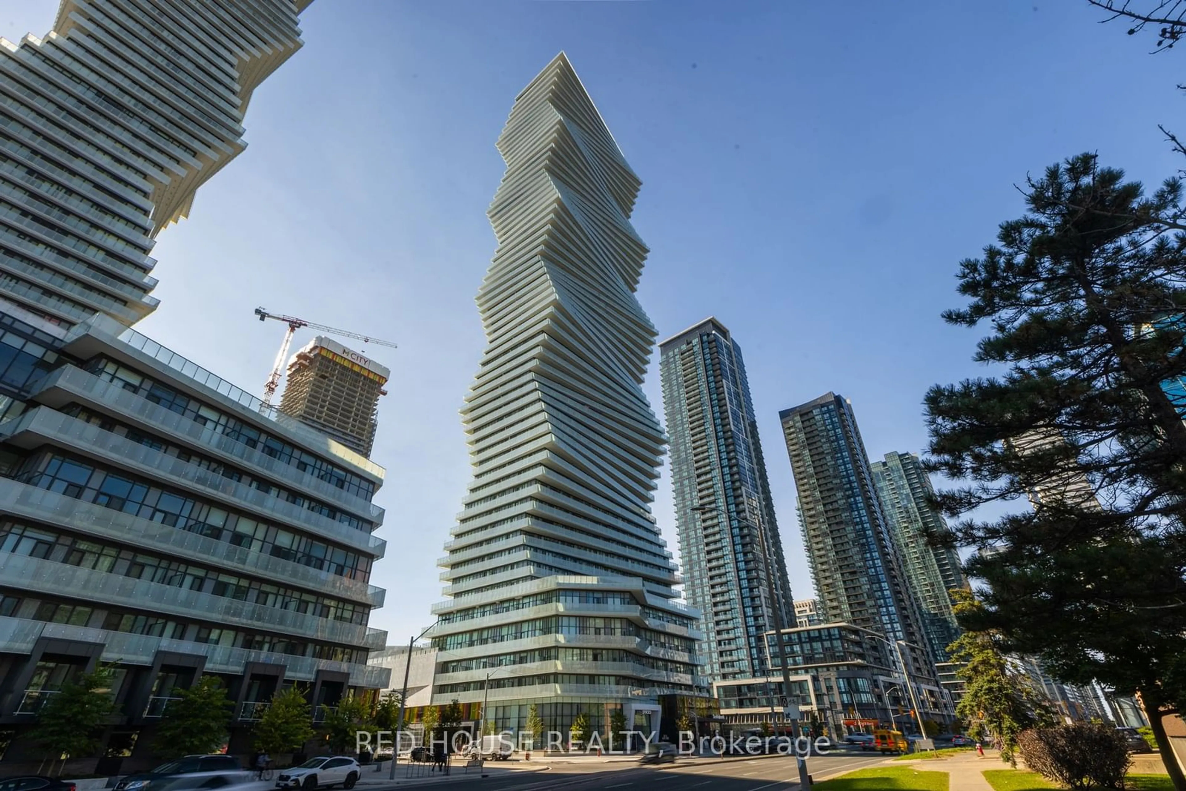 A pic from exterior of the house or condo, the view of city buildings for 3900 Confederation Pkwy #705, Mississauga Ontario L5B 0M3