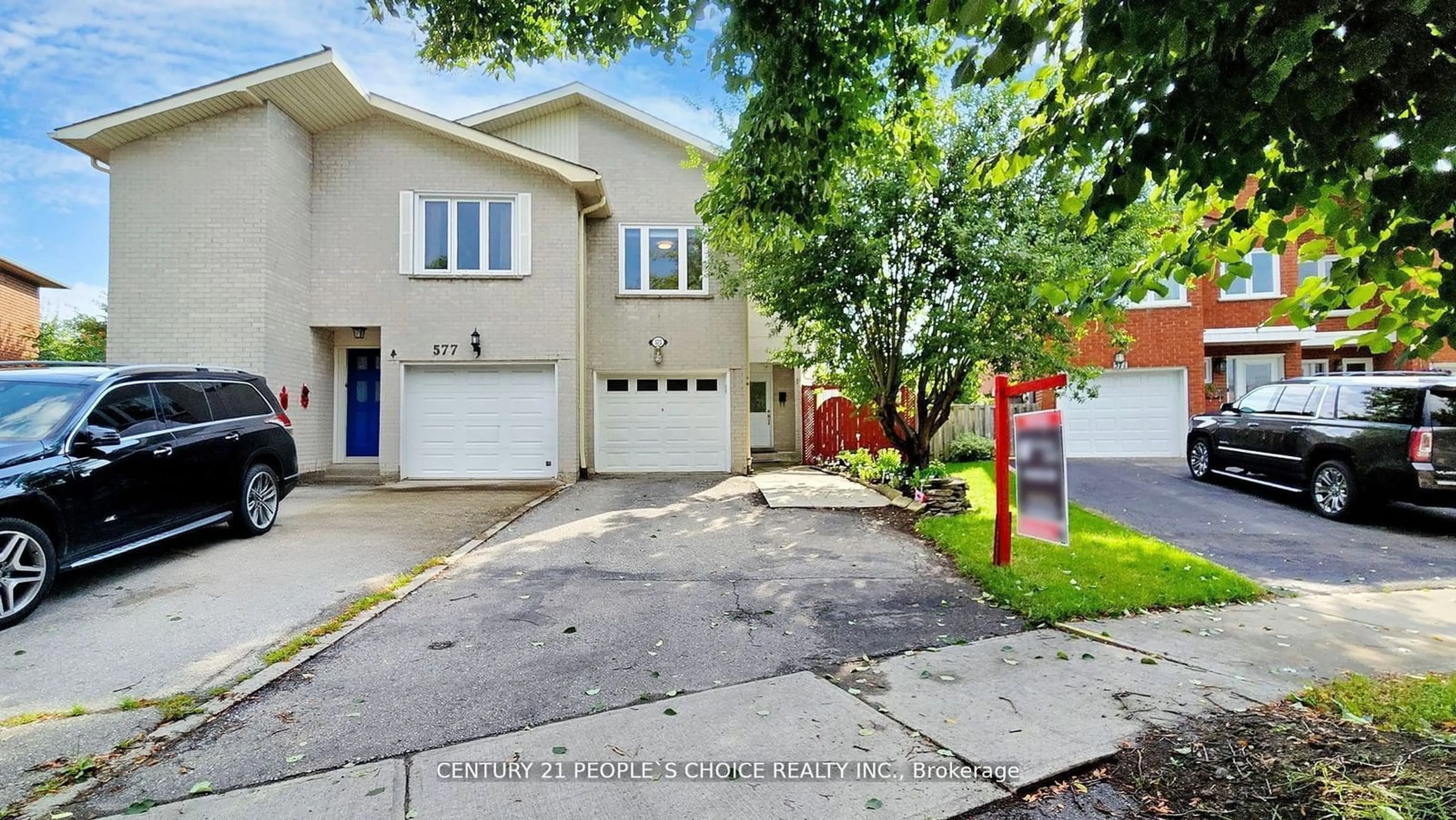 A pic from exterior of the house or condo, the street view for 575 Cavell Dr, Mississauga Ontario L5B 2P2