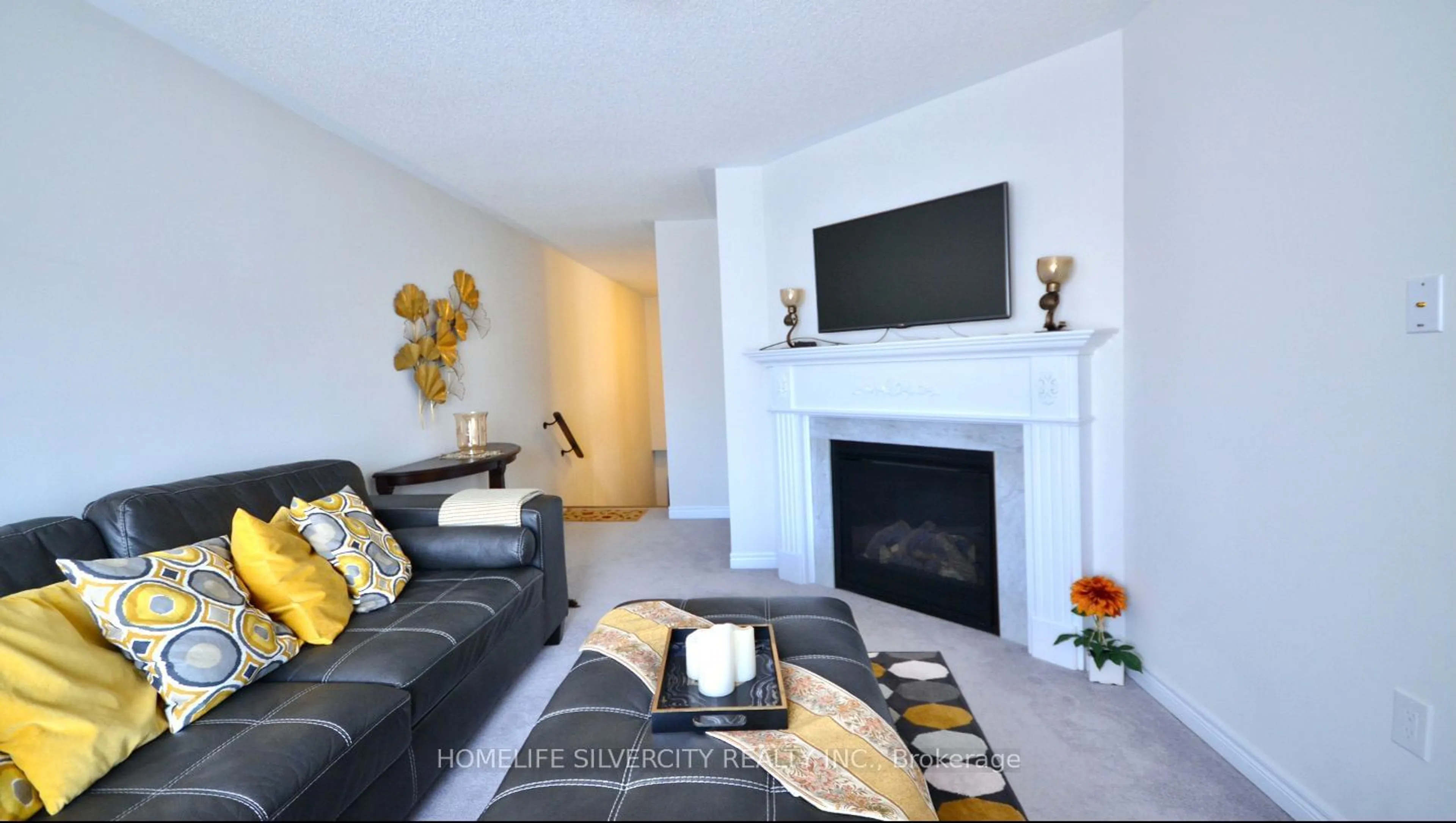 Living room, carpet floors for 494 George Ryan Ave, Oakville Ontario L6H 0S5