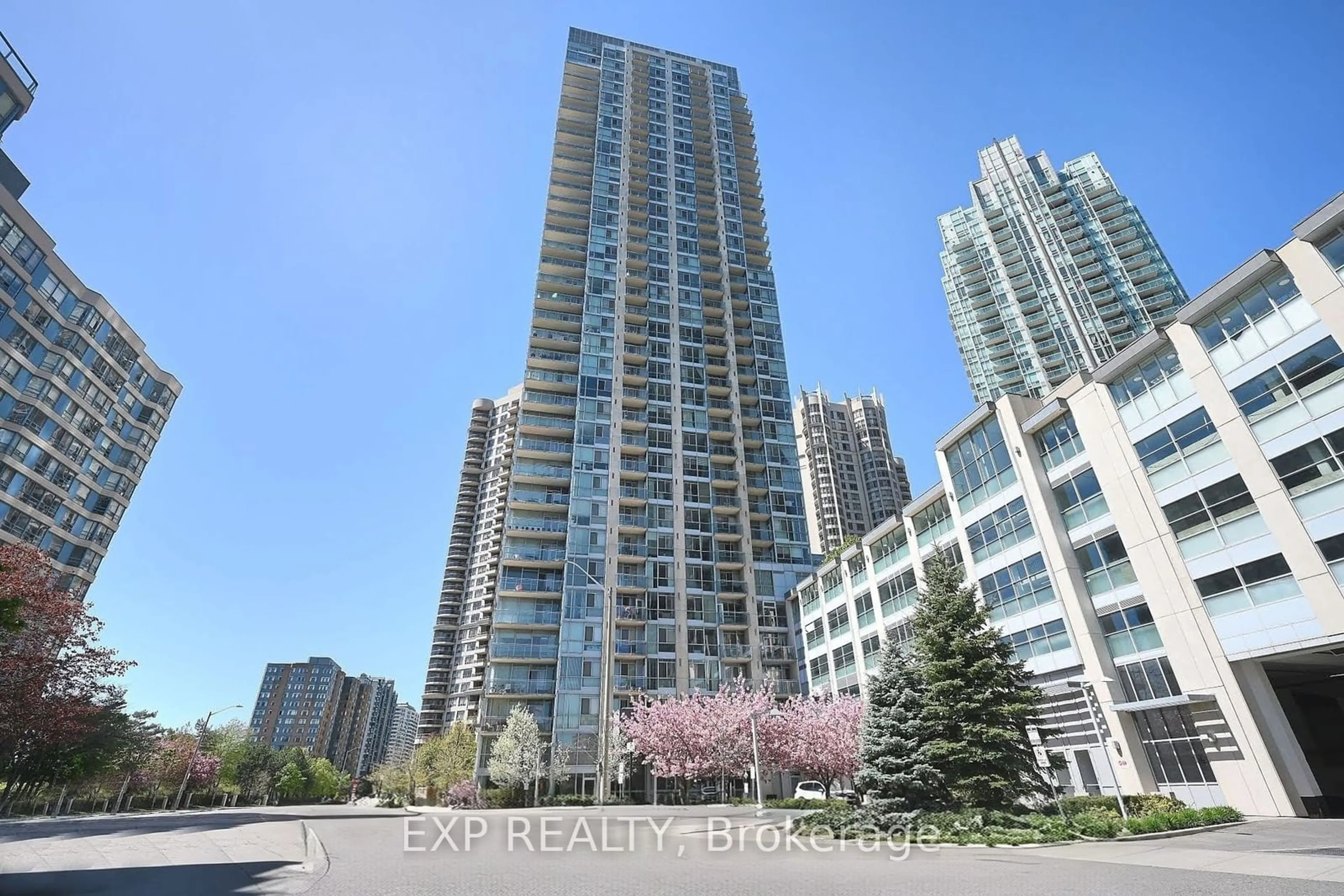 A pic from exterior of the house or condo, the view of city buildings for 225 Webb Dr #1206, Mississauga Ontario L5B 4P2